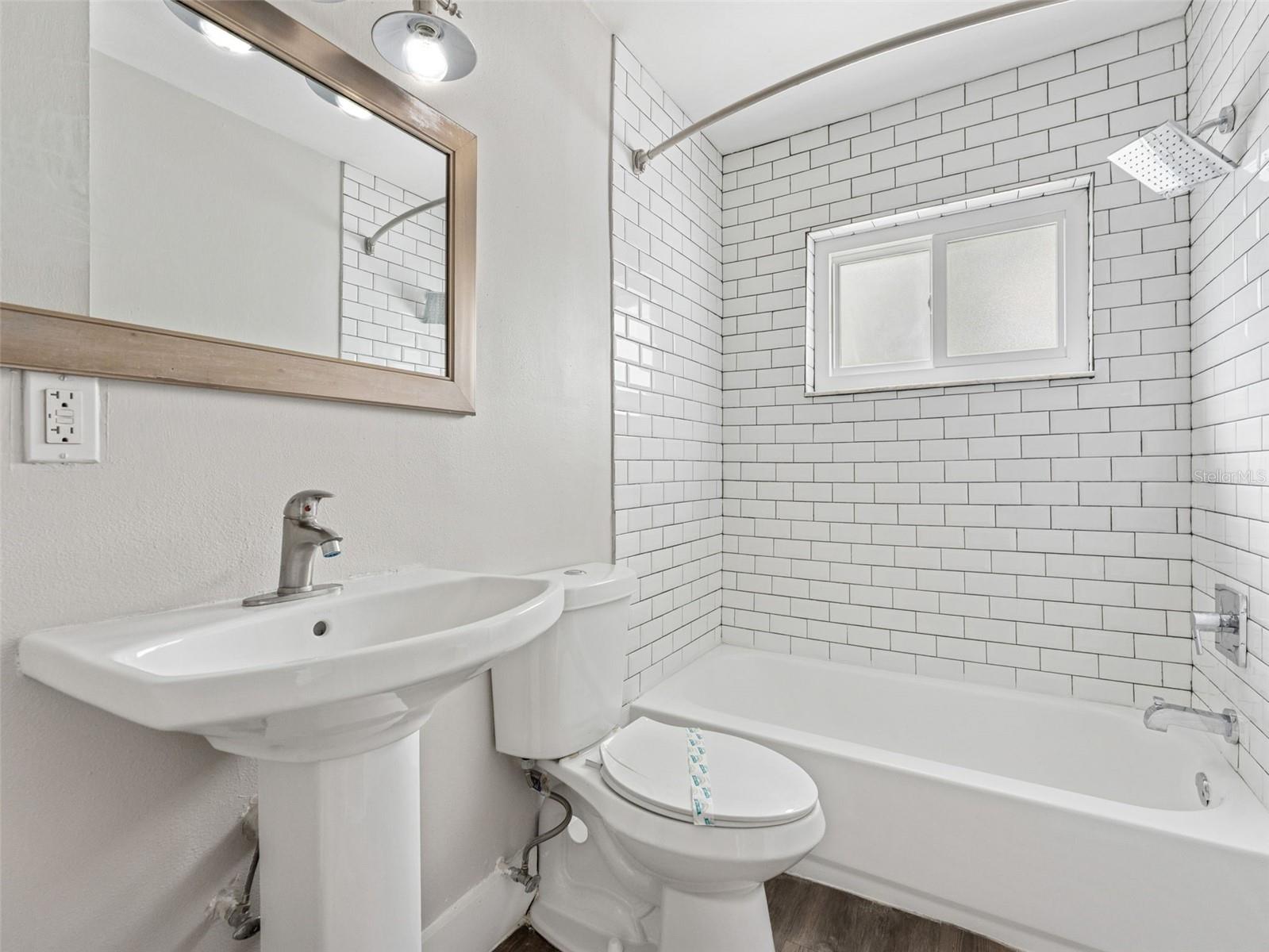 PALMA CEIA PARK - Residential Lease