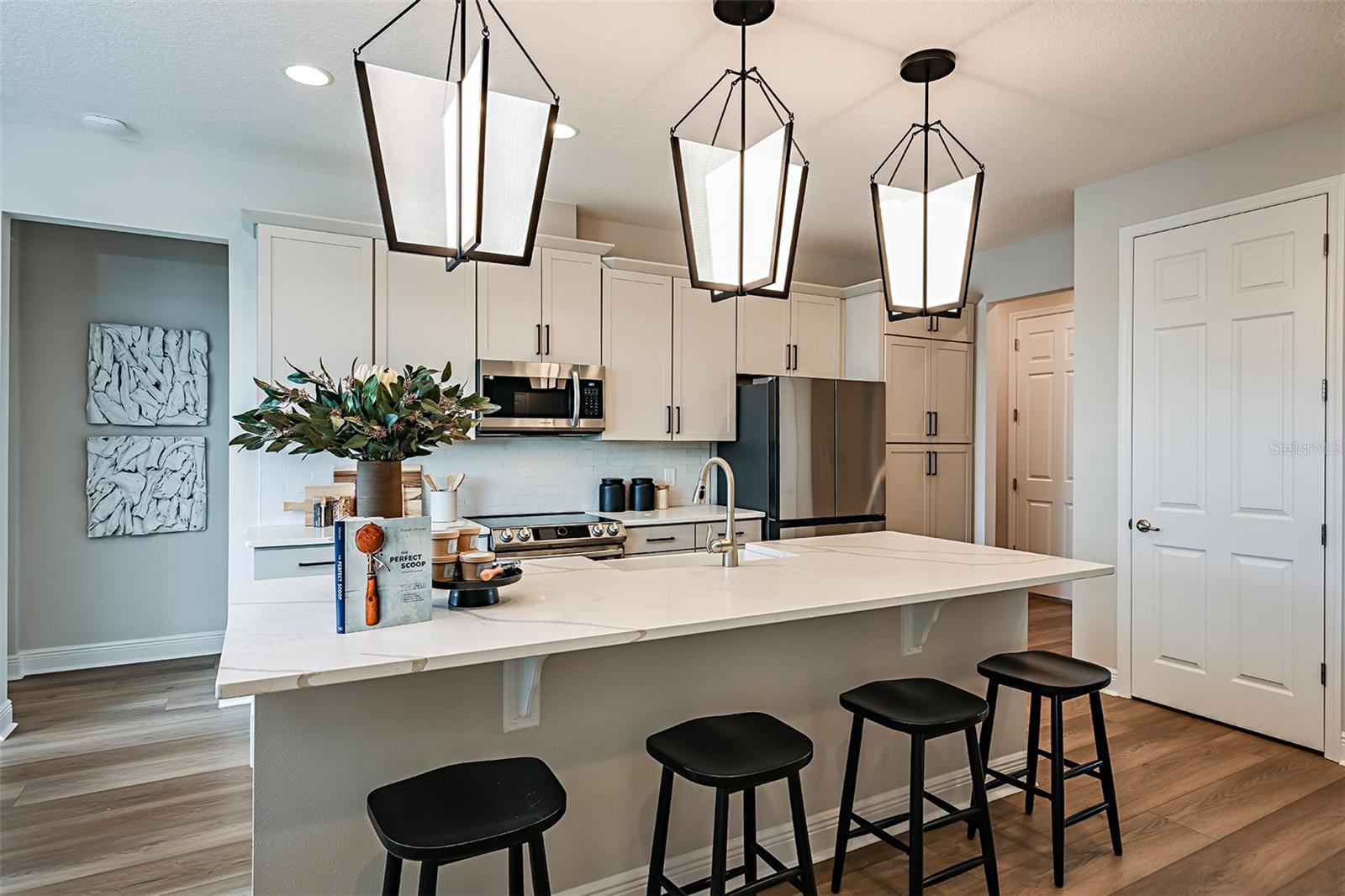 COUNTRY CLUB LAKES ESTATES - Residential