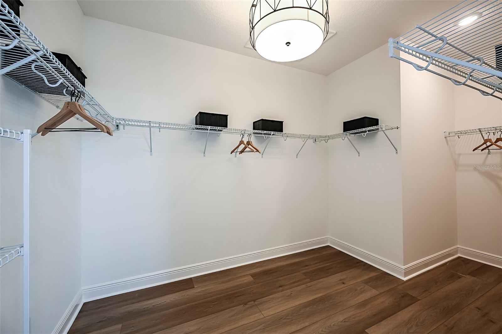 COUNTRY CLUB LAKES ESTATES - Residential