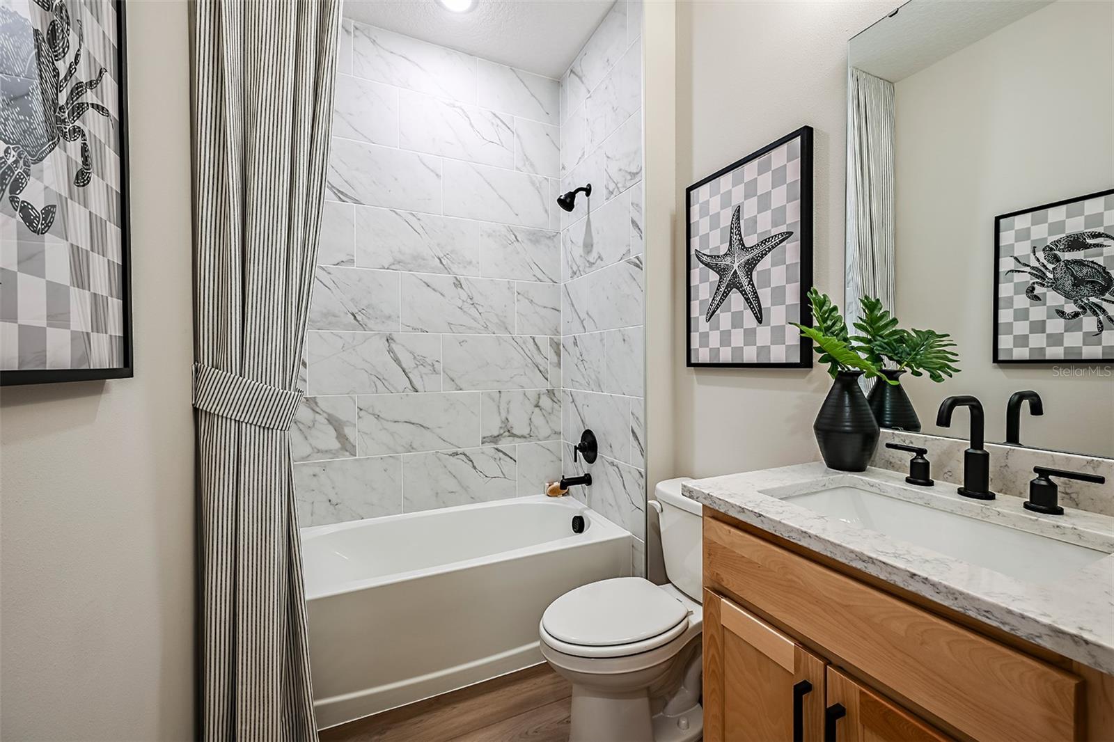 COUNTRY CLUB LAKES ESTATES - Residential