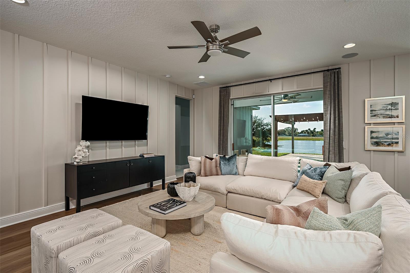 COUNTRY CLUB LAKES ESTATES - Residential