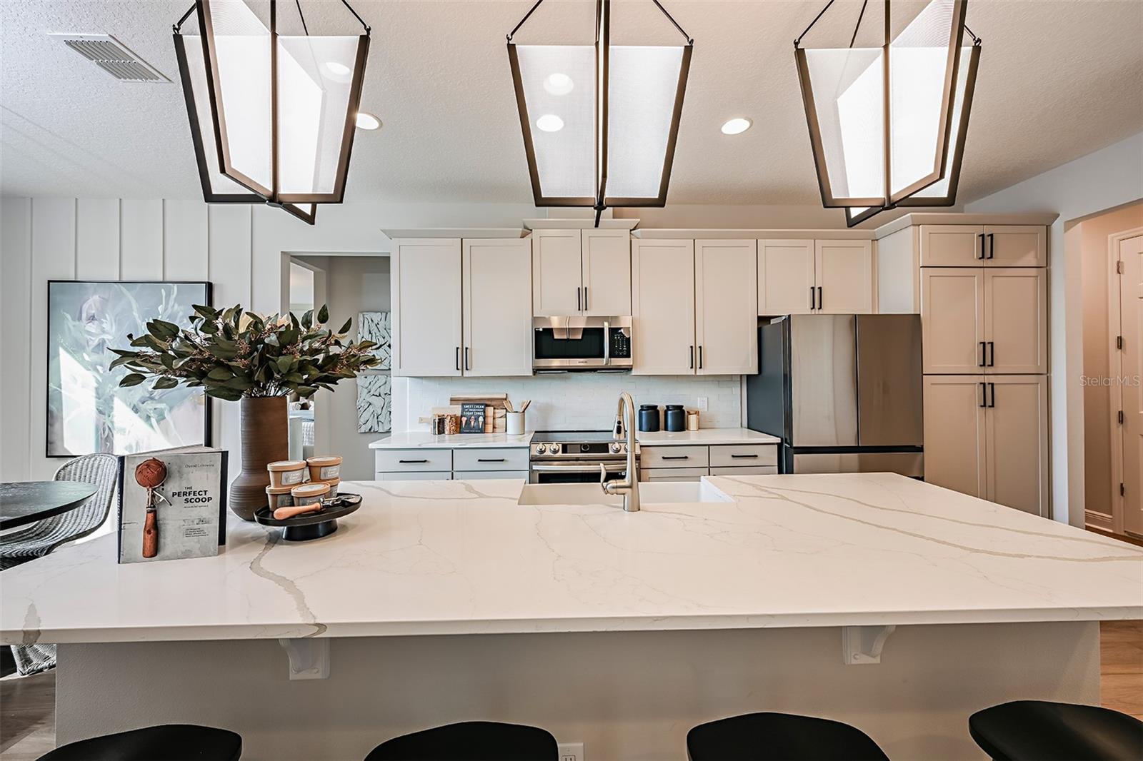 COUNTRY CLUB LAKES ESTATES - Residential