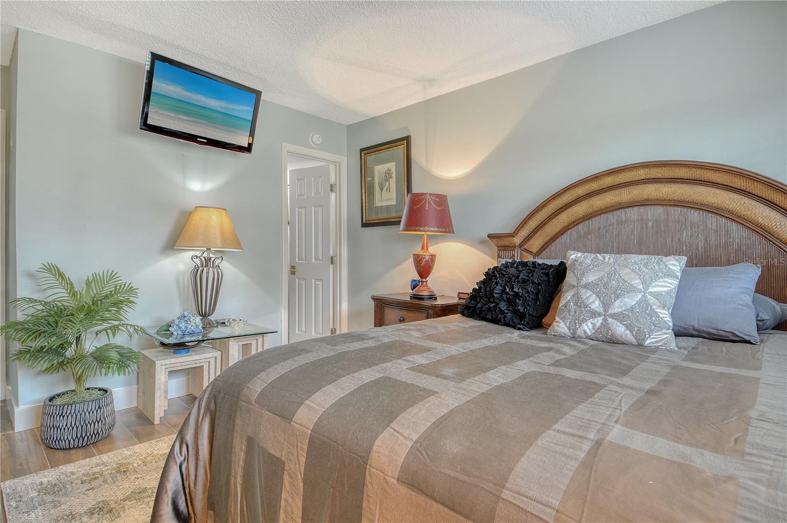 WINDWARD BAY AMD - Residential Lease