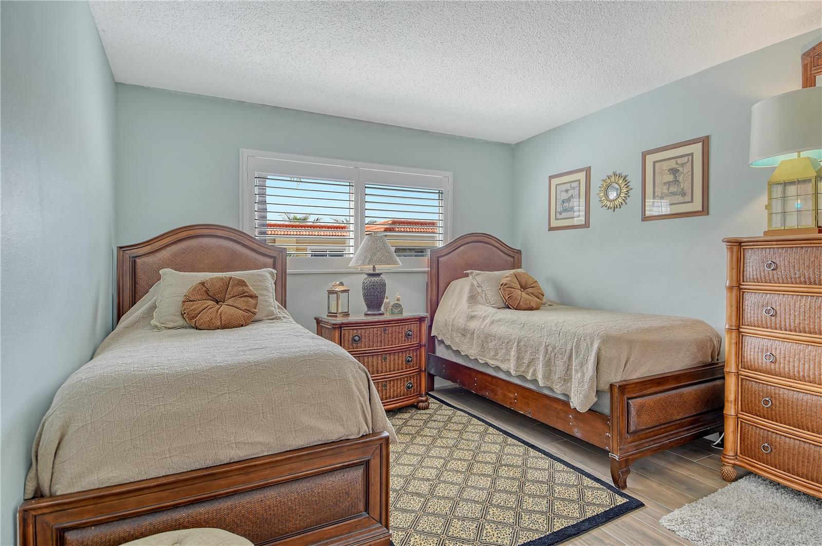 WINDWARD BAY AMD - Residential Lease