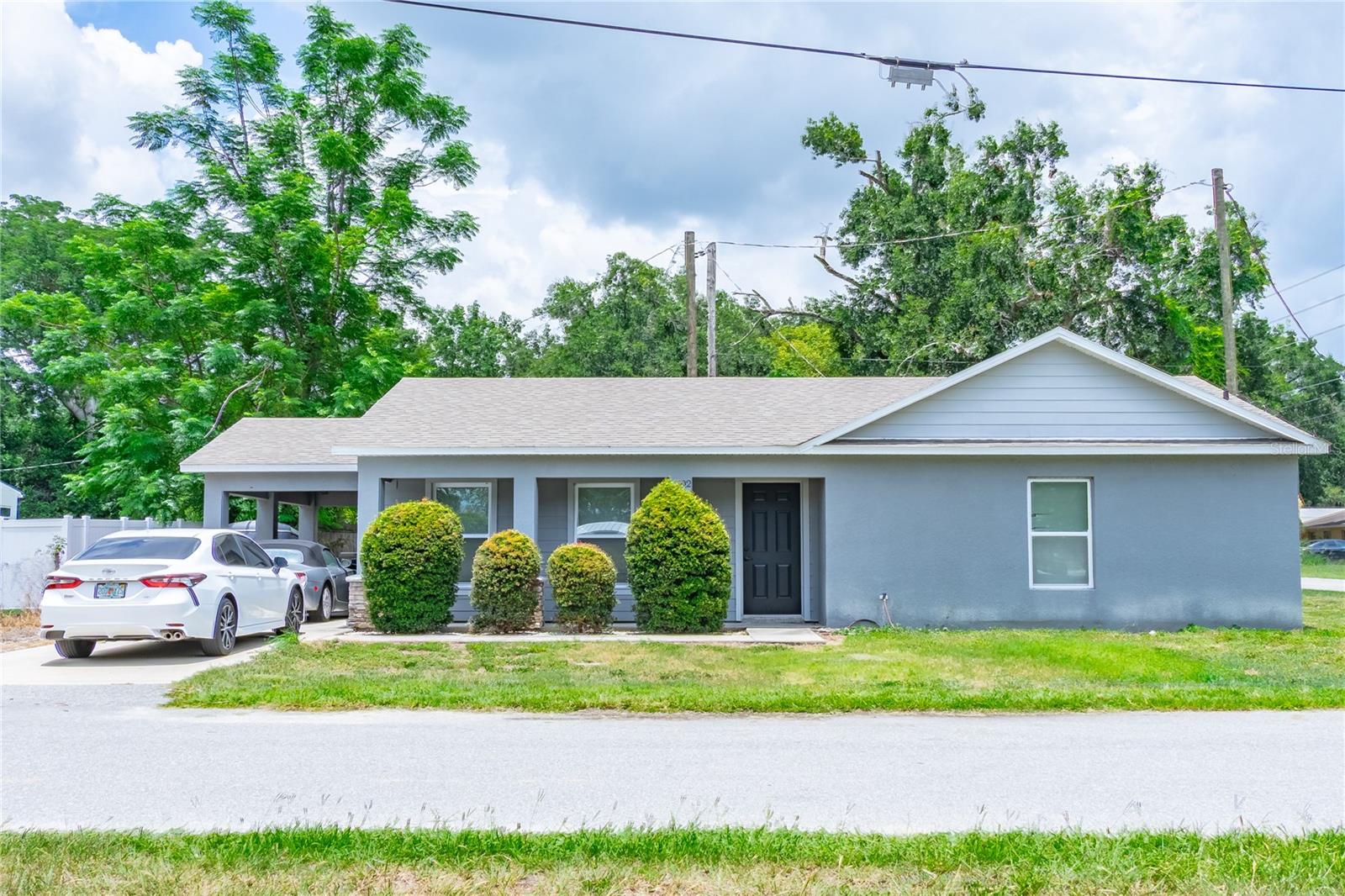Welcome to 1302 Moss Ave — Your Perfect Florida Retreat!
Discover this beautifully maintained 3-bedroom, 2-bathroom single-family home, built in 2019, ideally located in the heart of Haines City. Nestled in a quiet, established neighborhood with NO HOA, this move-in-ready gem offers the perfect combination of comfort, space, and convenience.
Step inside to a bright, open floor plan with spacious living areas, updated flooring, and a modern kitchen featuring stainless steel appliances, solid surface countertops, and ample cabinet space. The large primary suite includes a walk-in closet and a private bath — your perfect escape at the end of the day.
Enjoy sunny Florida living with easy access to US-27, shopping, dining, schools, and Central Florida’s world-famous attractions.
Whether you're a first-time homebuyer, looking to downsize, or seeking a great investment property, 1302 Moss Ave checks all the boxes.
Don’t miss out — schedule your private tour today and make this home yours before it’s gone!