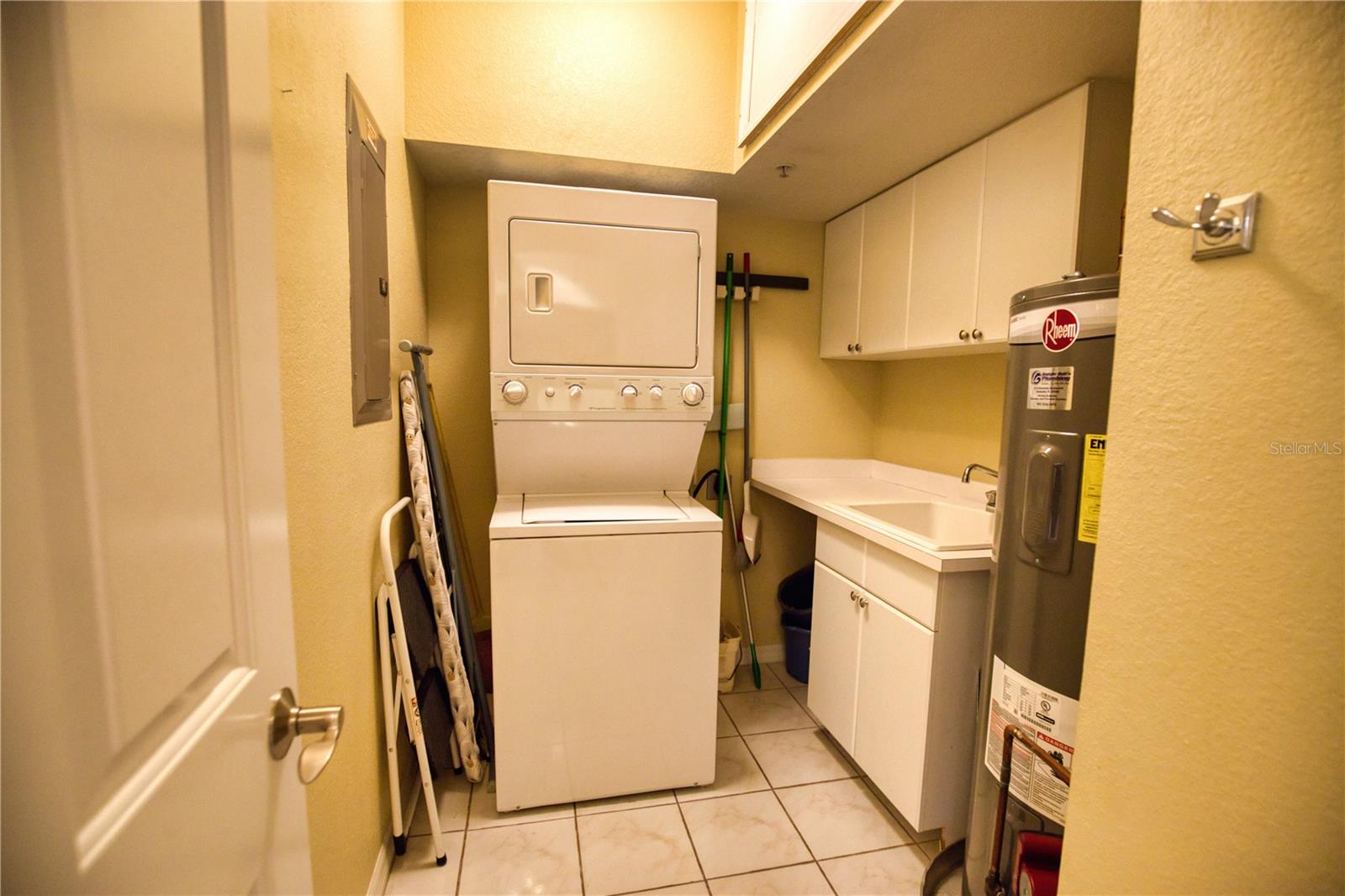 GOLDEN BAY - Residential