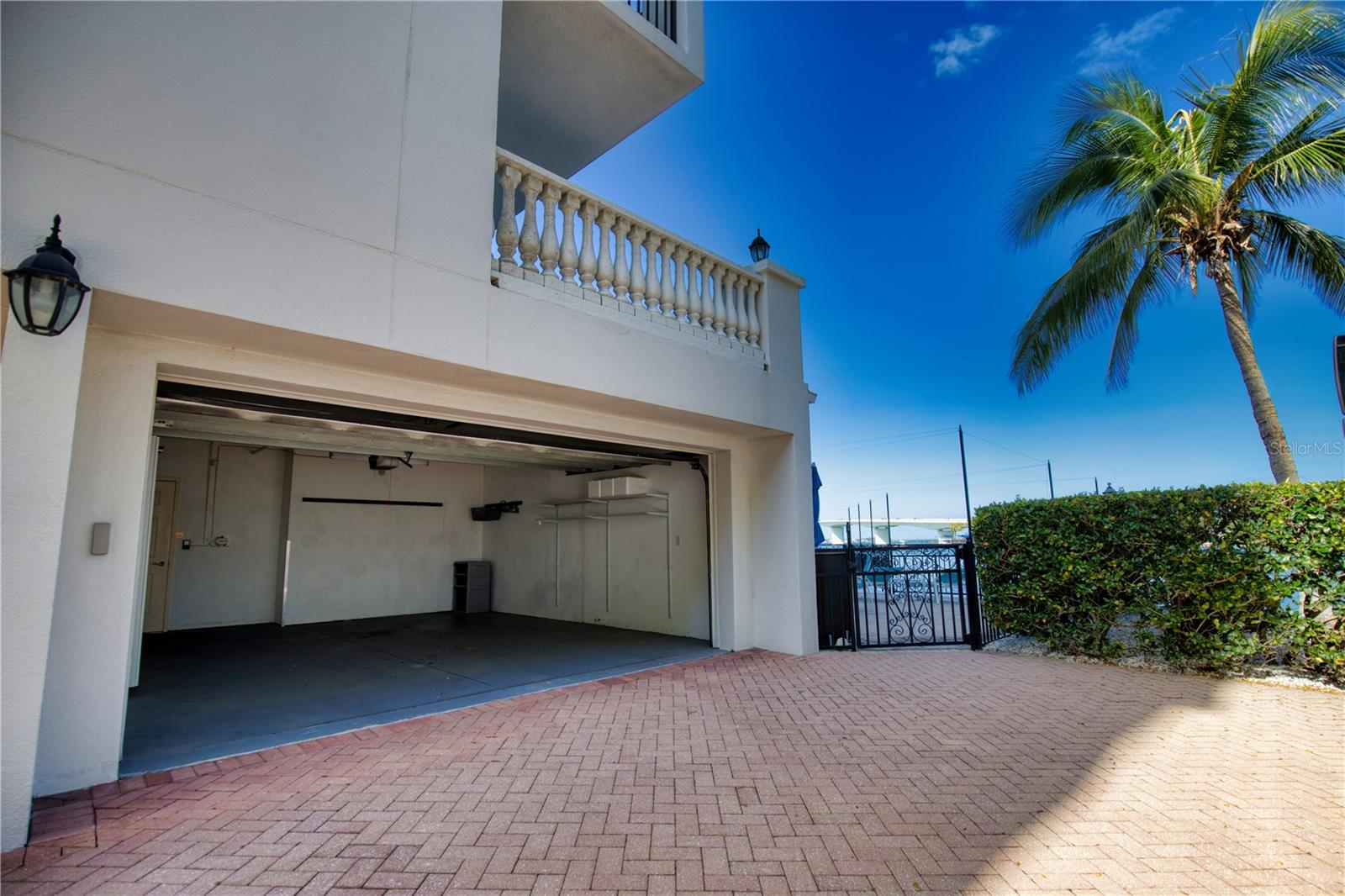 GOLDEN BAY - Residential