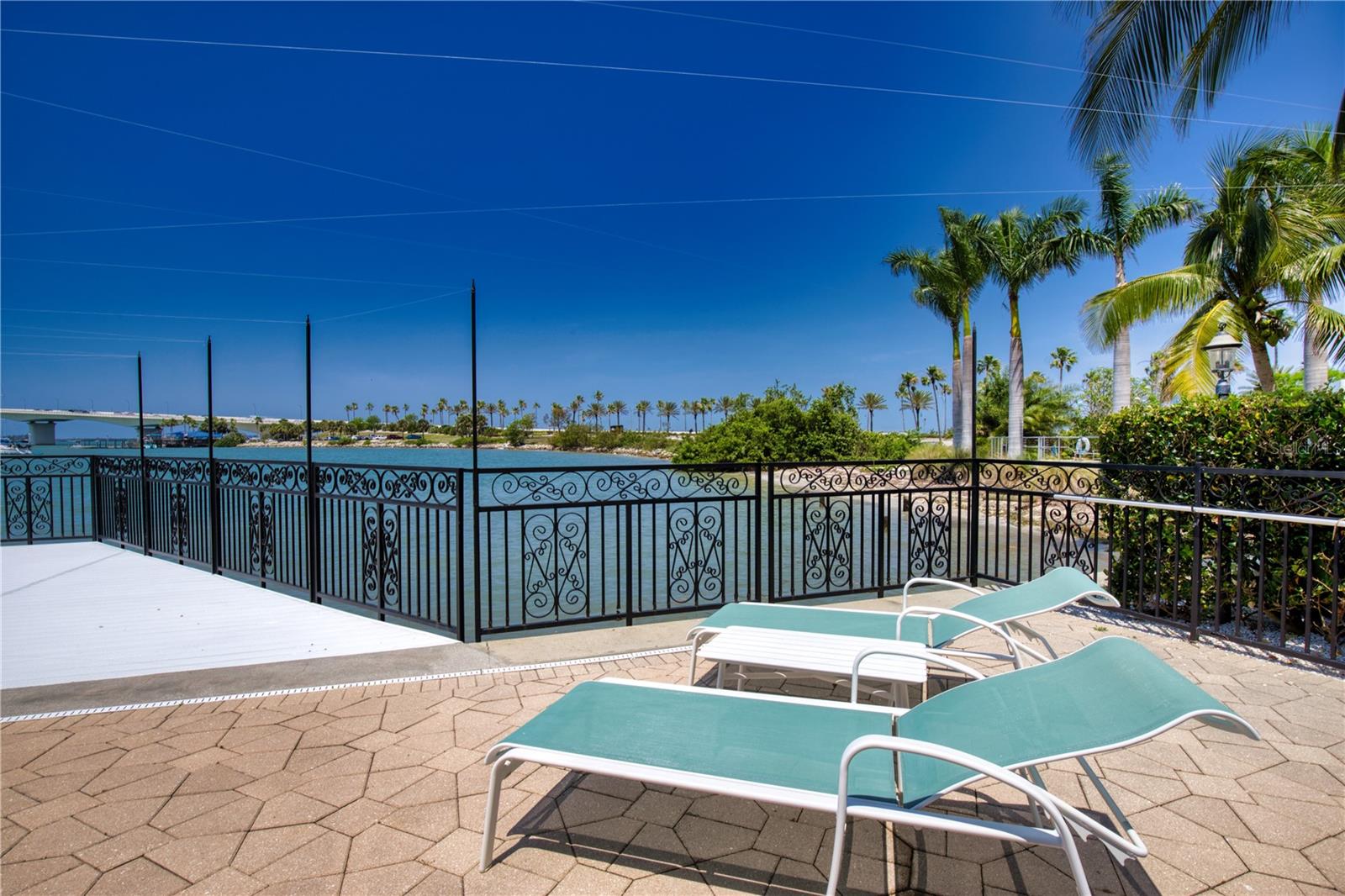 GOLDEN BAY - Residential