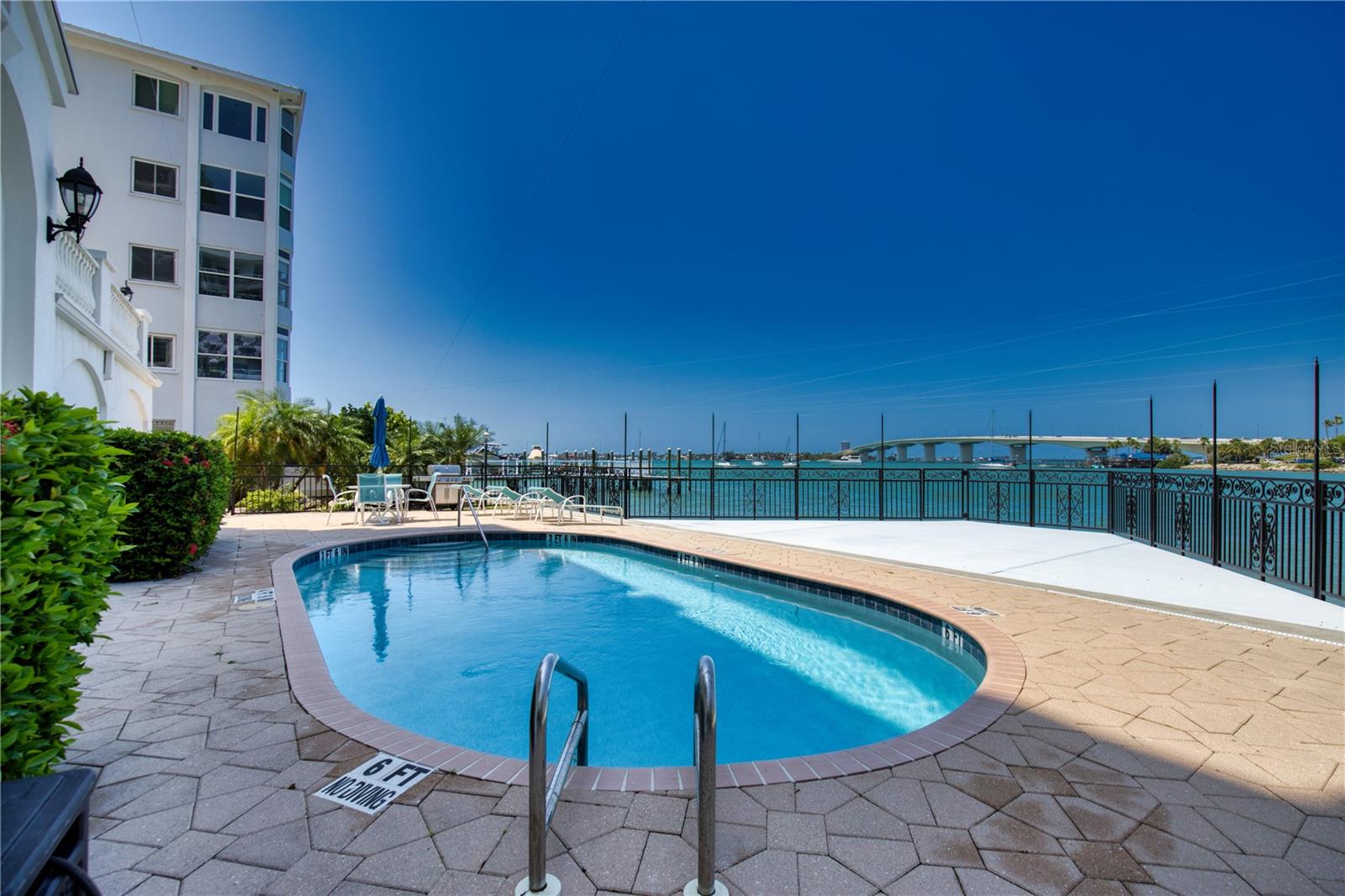 GOLDEN BAY - Residential