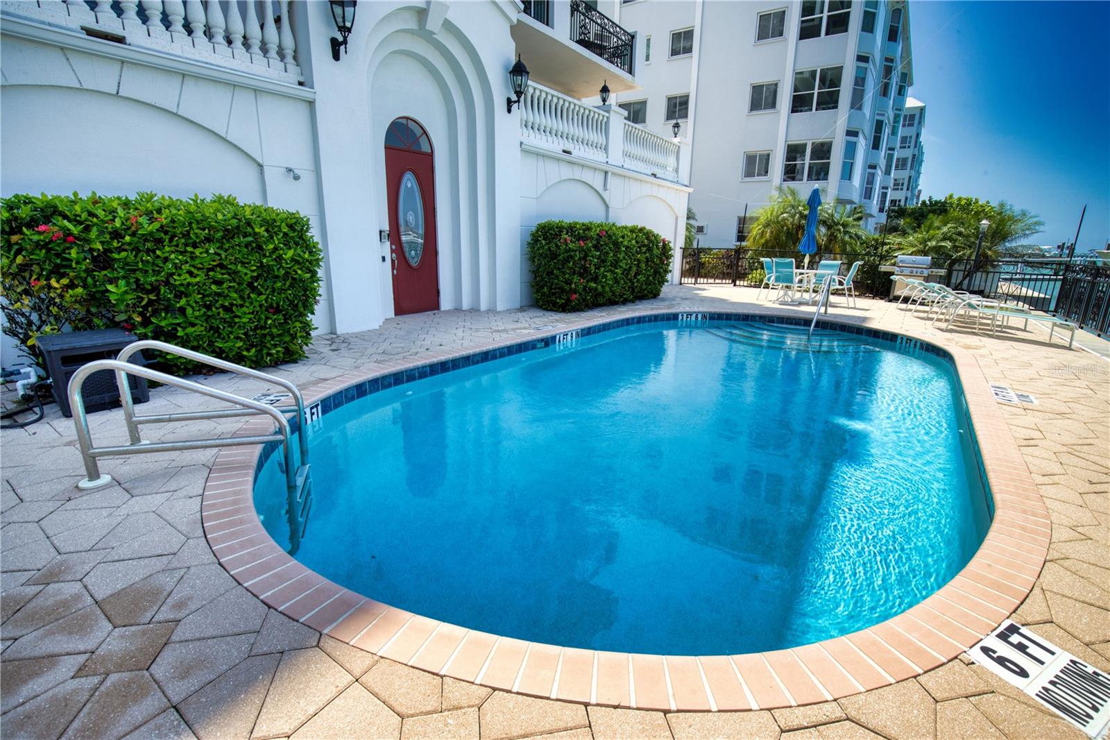 GOLDEN BAY - Residential