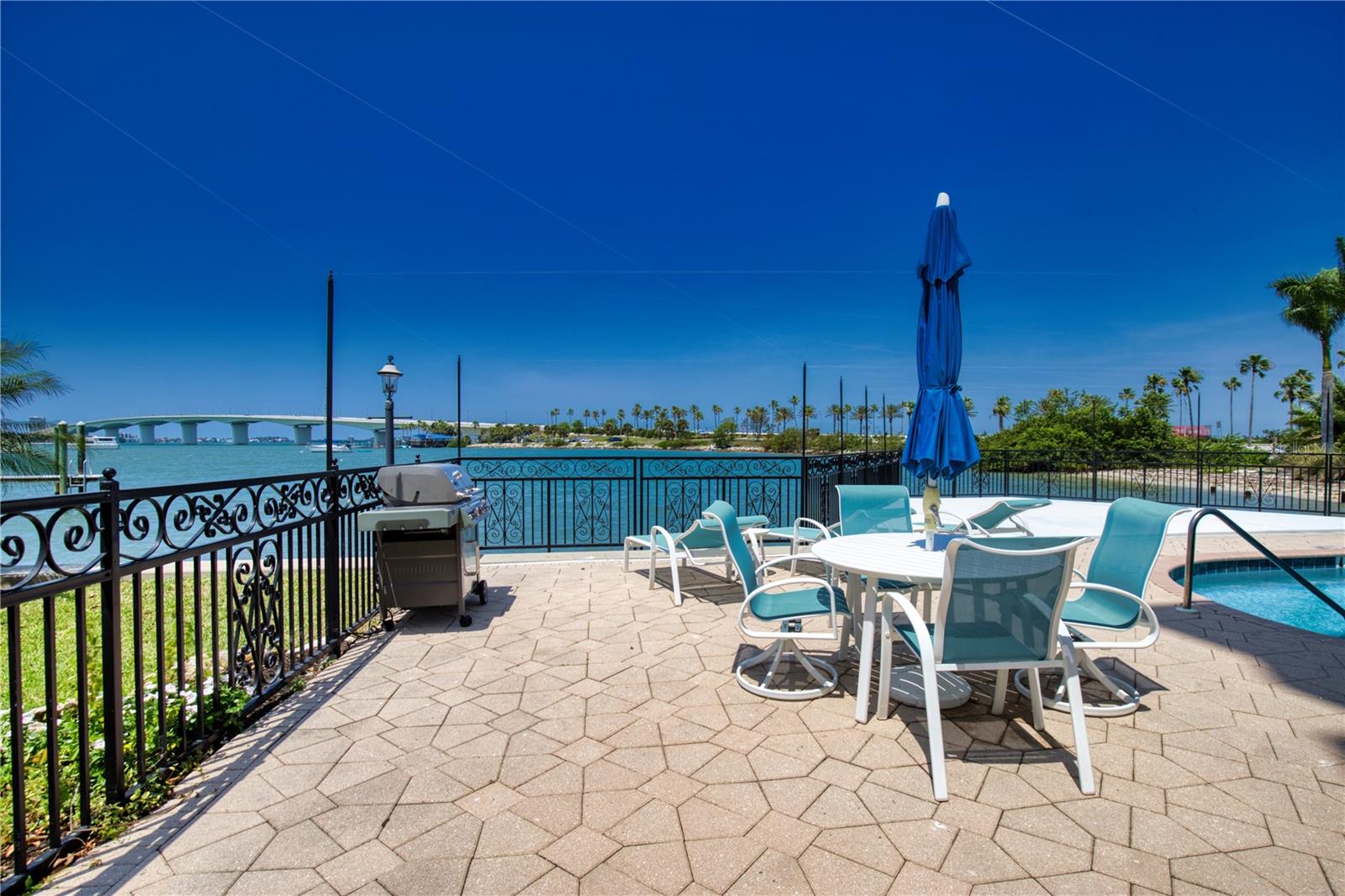 GOLDEN BAY - Residential