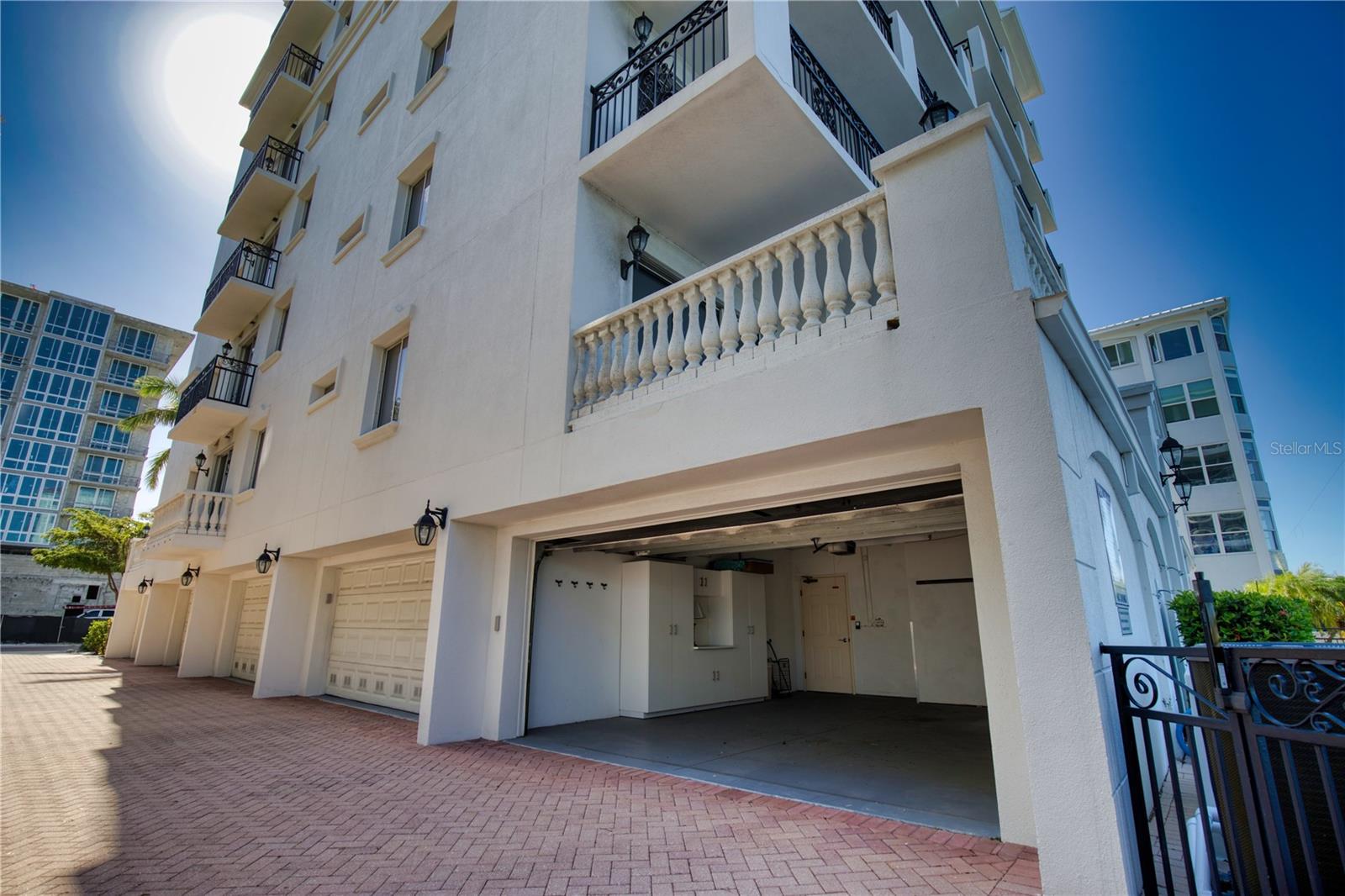 GOLDEN BAY - Residential