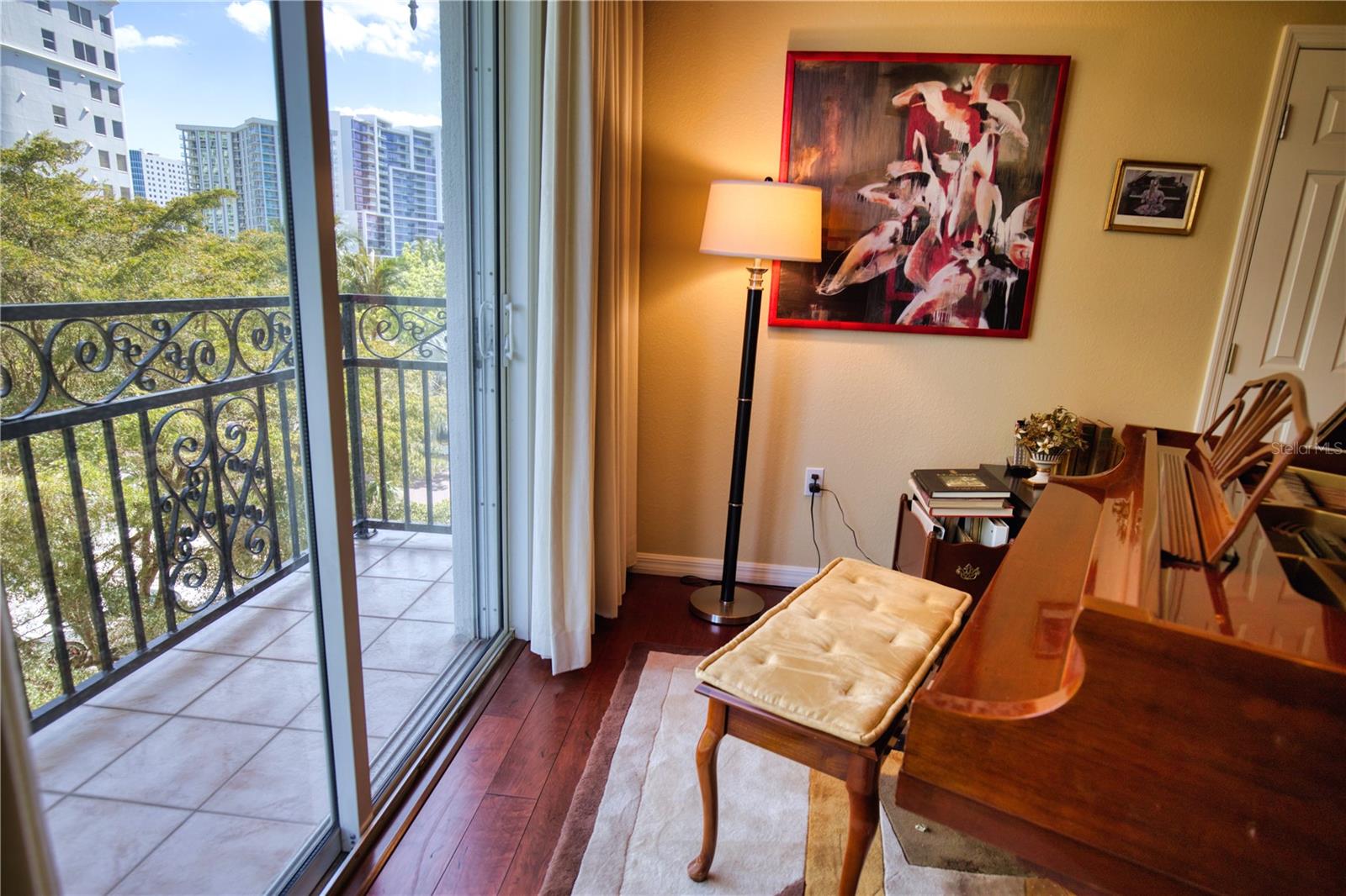 GOLDEN BAY - Residential