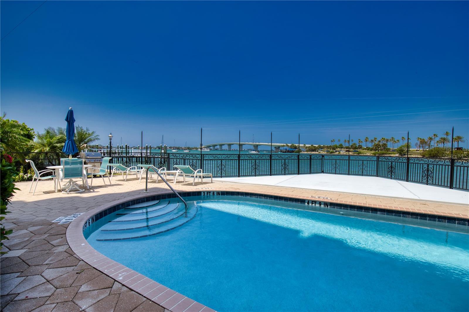 GOLDEN BAY - Residential