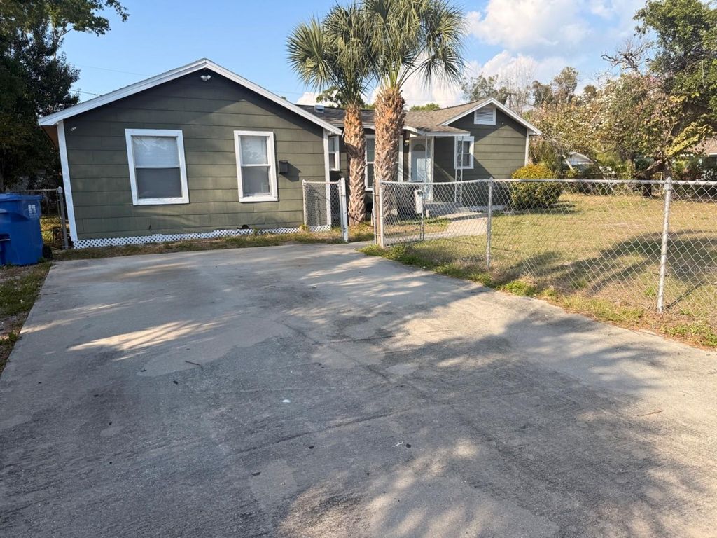 Photo of 1327 43rd Street S, St Petersburg, FL 33711 (MLS # TB8491096)