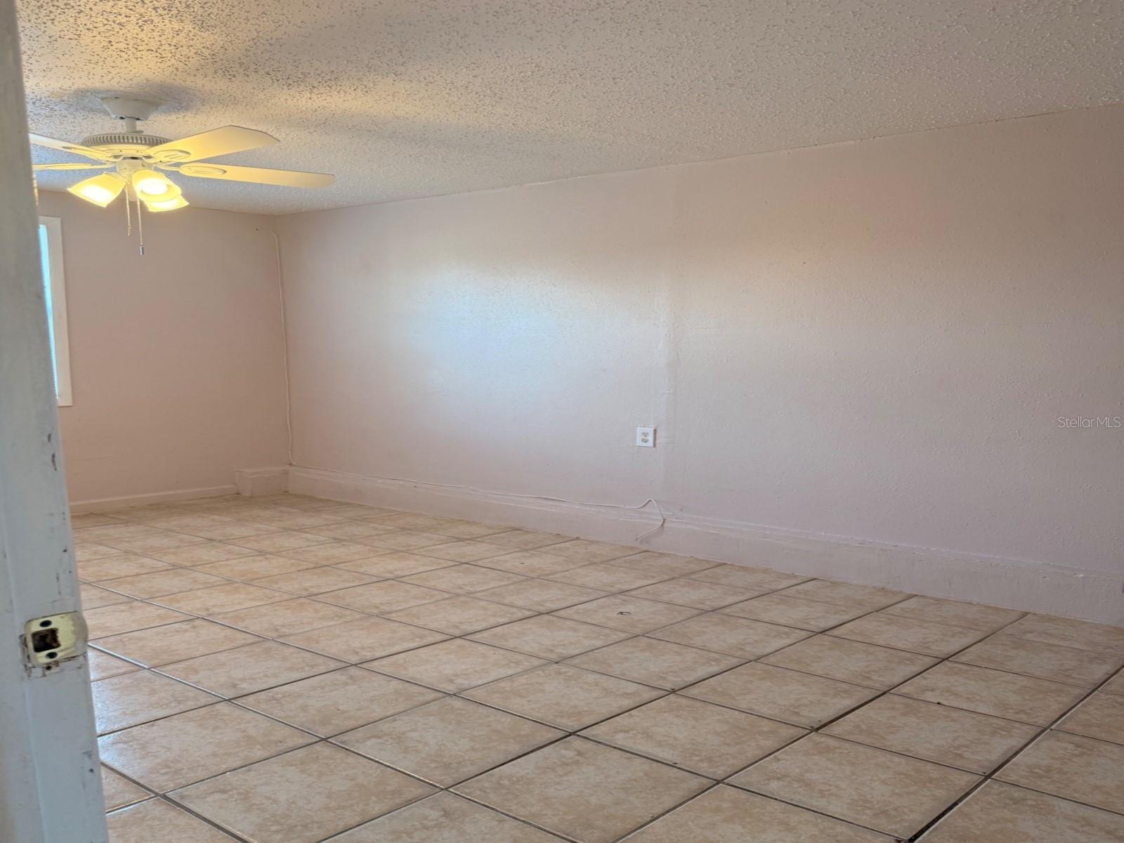 GLAZNERS C B REP - Residential Lease