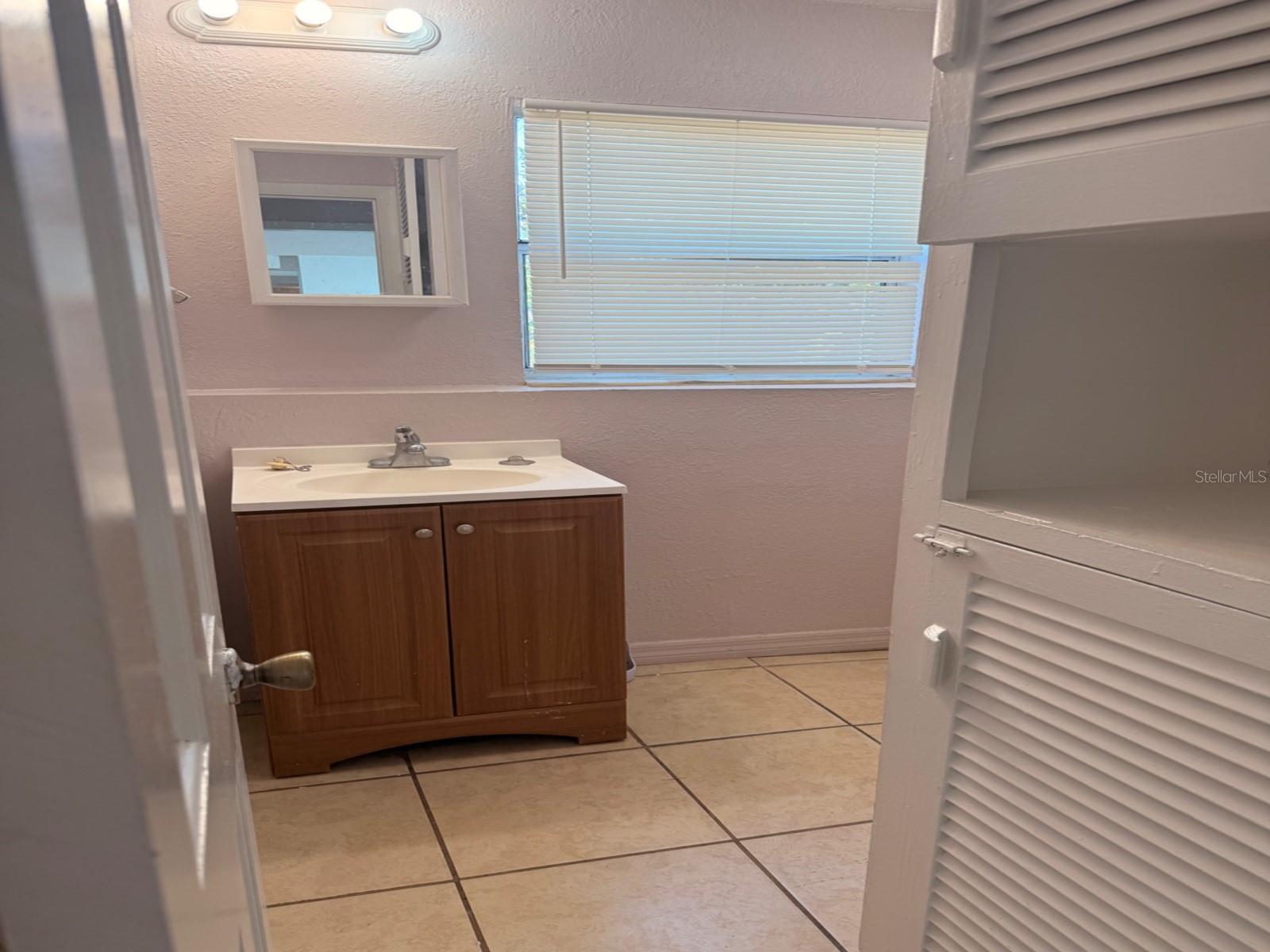 GLAZNERS C B REP - Residential Lease