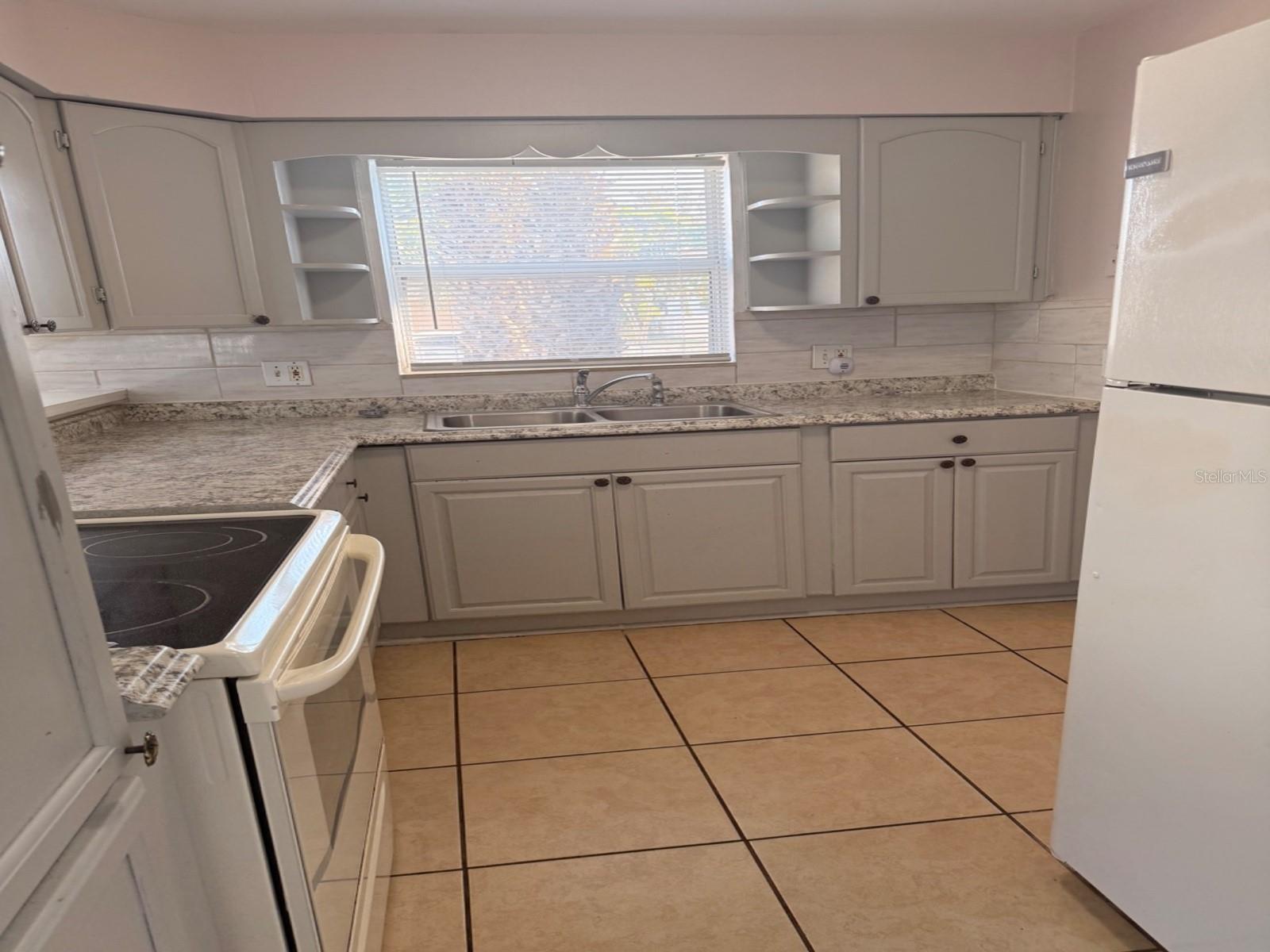 GLAZNERS C B REP - Residential Lease