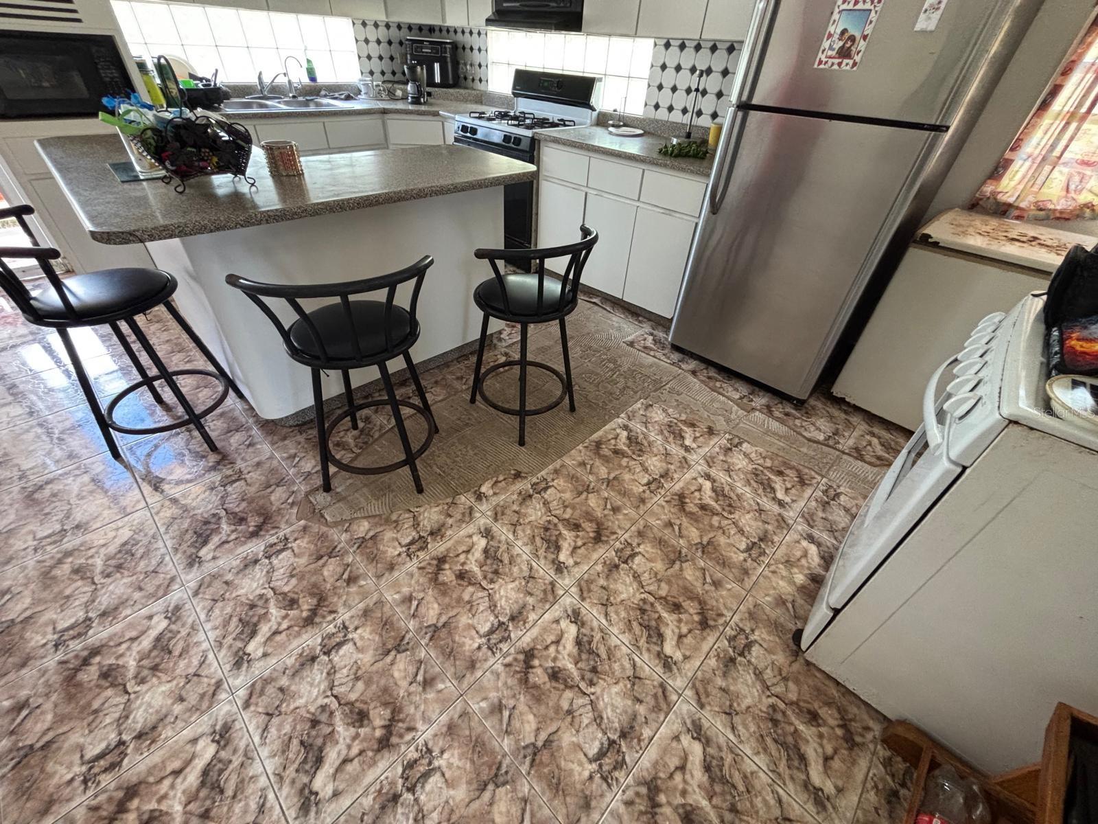 TOMAS DE CASTRO - Residential