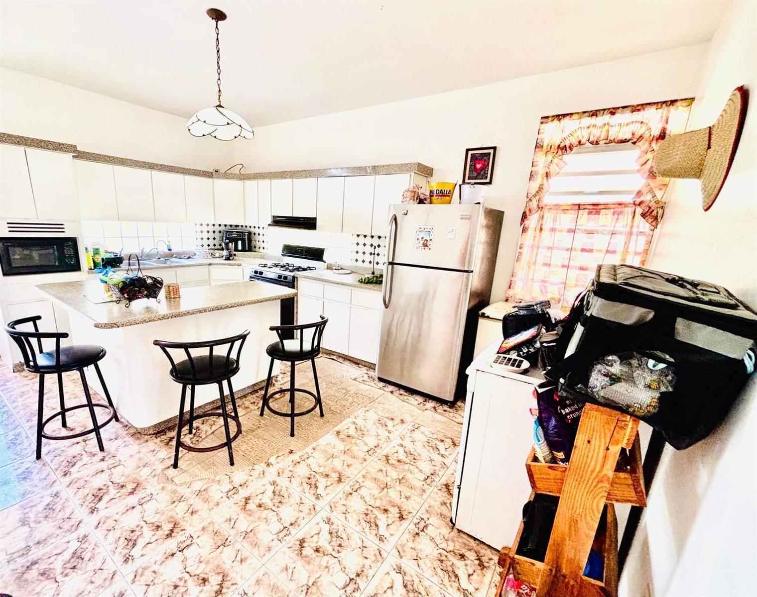 TOMAS DE CASTRO - Residential