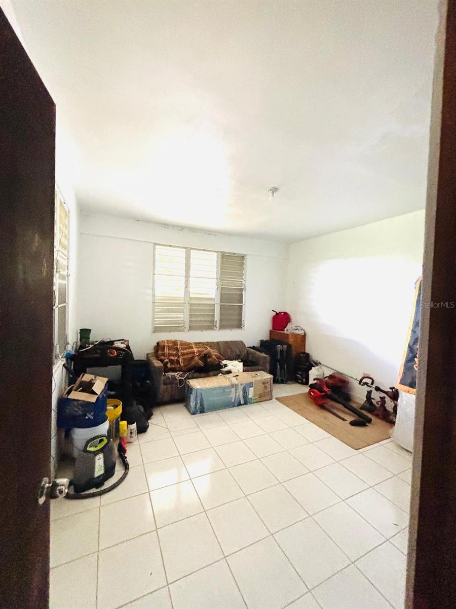 TOMAS DE CASTRO - Residential