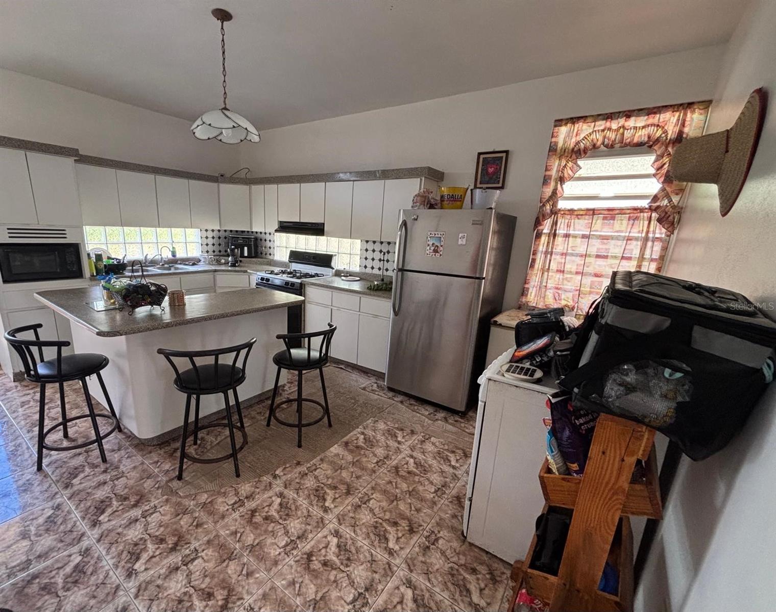 TOMAS DE CASTRO - Residential