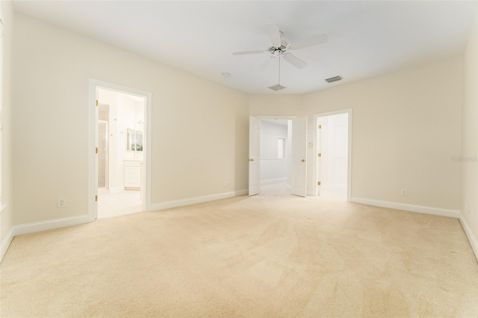 LAKESIDE TWNHMS - Residential