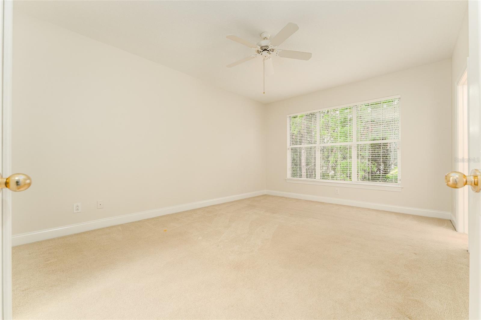 LAKESIDE TWNHMS - Residential