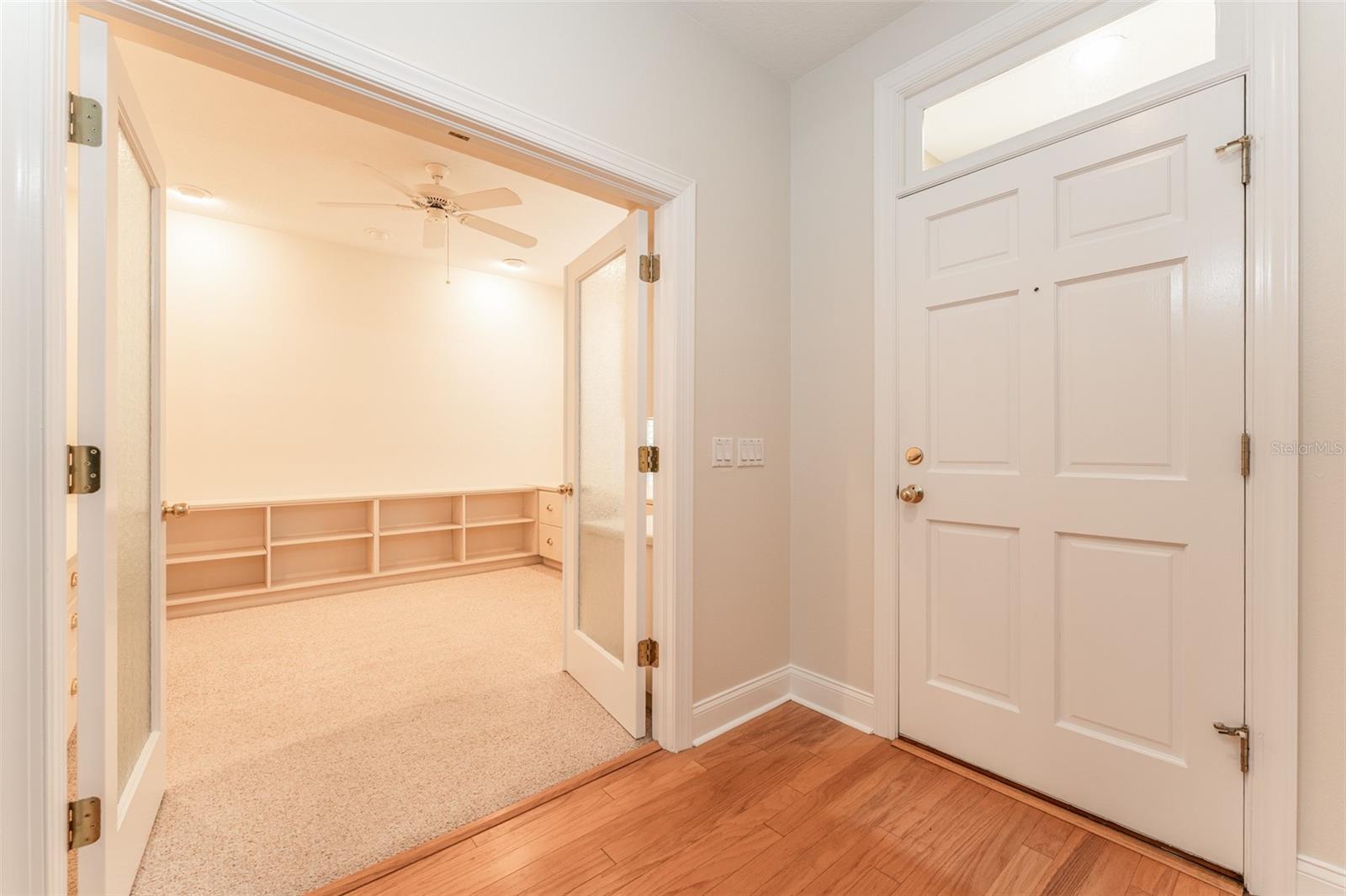 LAKESIDE TWNHMS - Residential