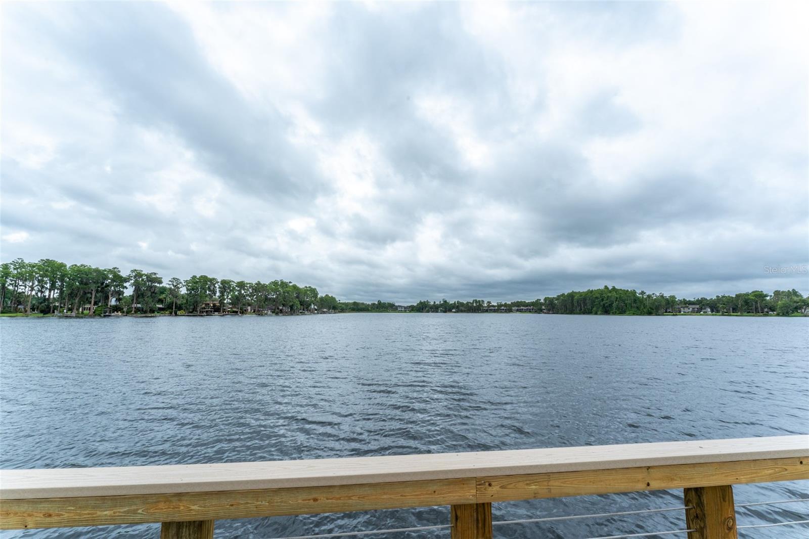 LAKESIDE TWNHMS - Residential