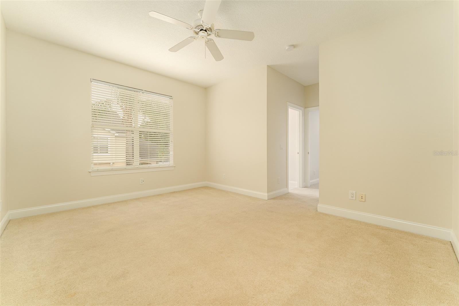 LAKESIDE TWNHMS - Residential