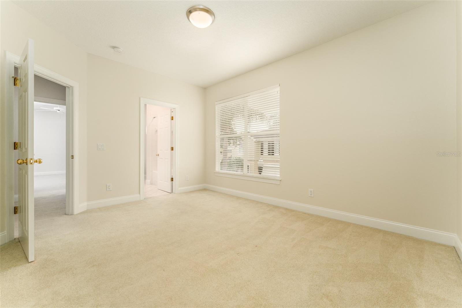 LAKESIDE TWNHMS - Residential