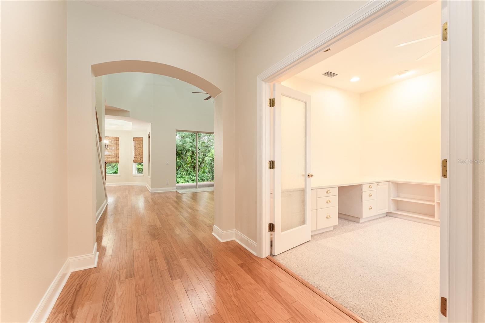 LAKESIDE TWNHMS - Residential