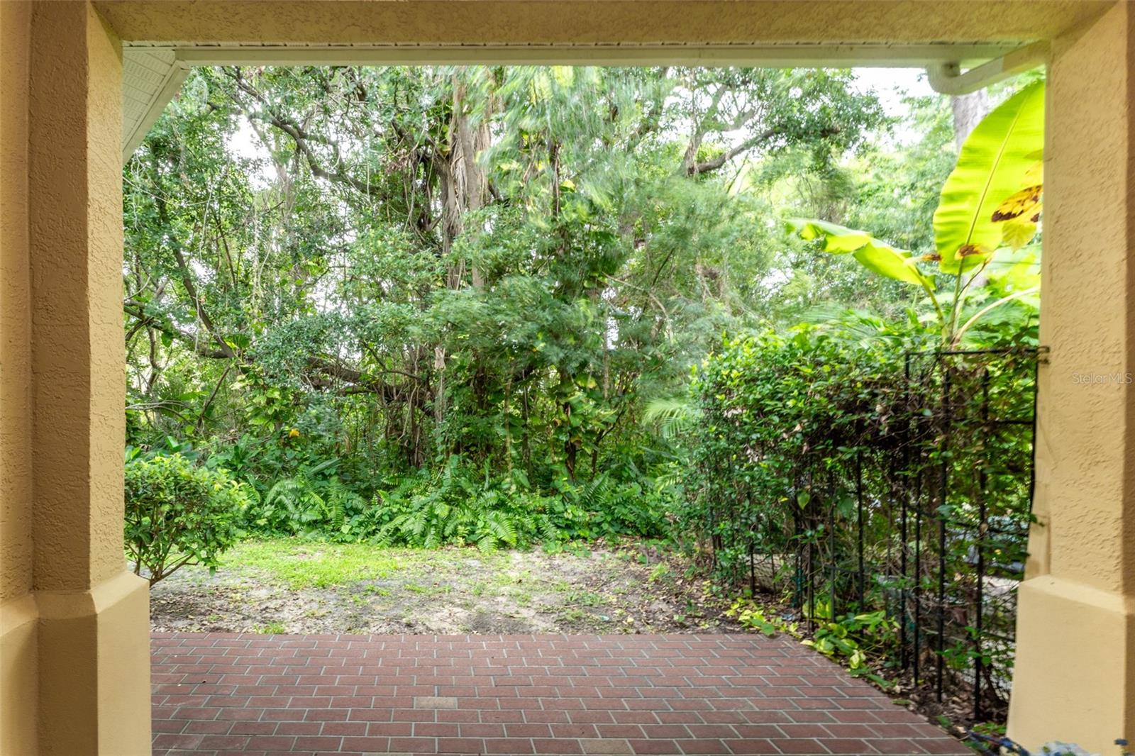 LAKESIDE TWNHMS - Residential