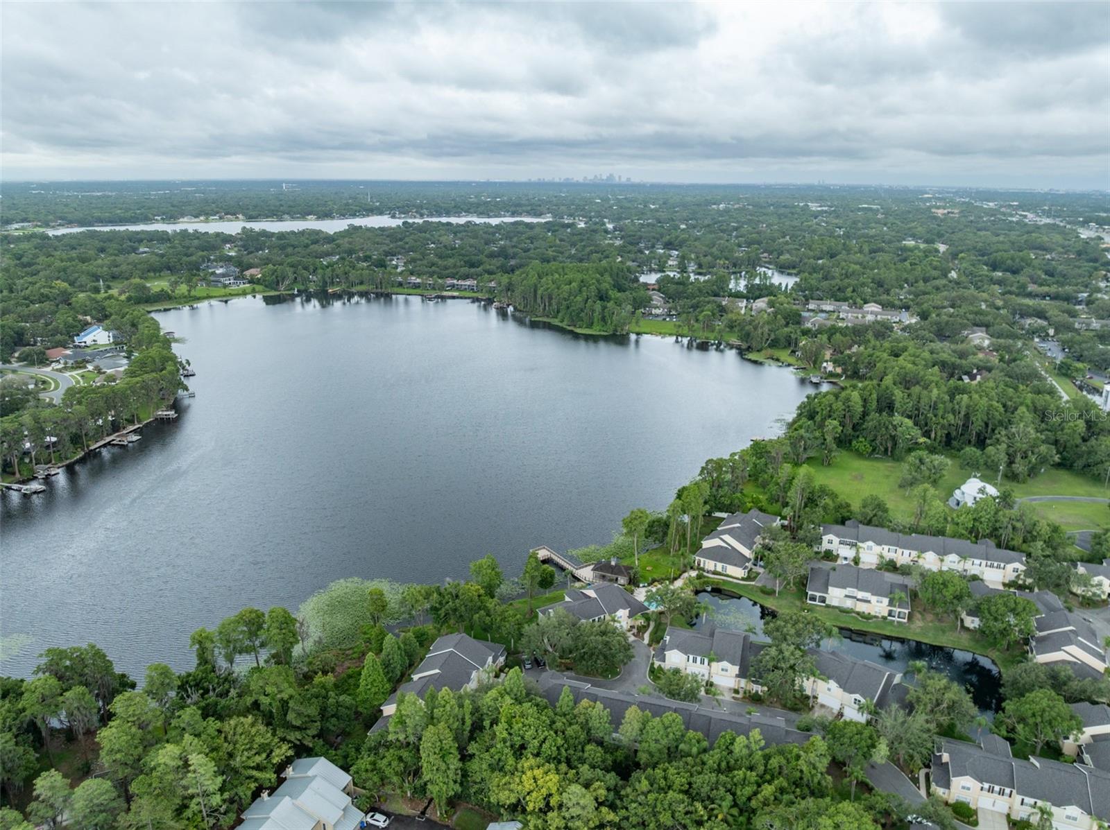 LAKESIDE TWNHMS - Residential