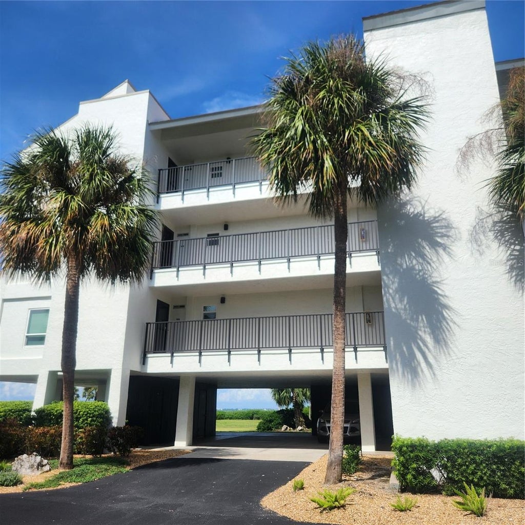 Photo of 4600 Gulf Of Mexico Drive #301, Longboat Key, FL 34228 (MLS # TB8550356)