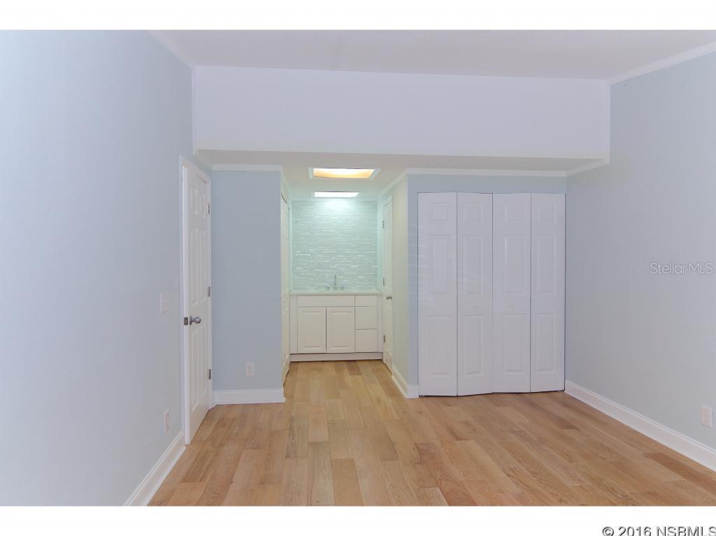 Riverwalk Condo - Residential