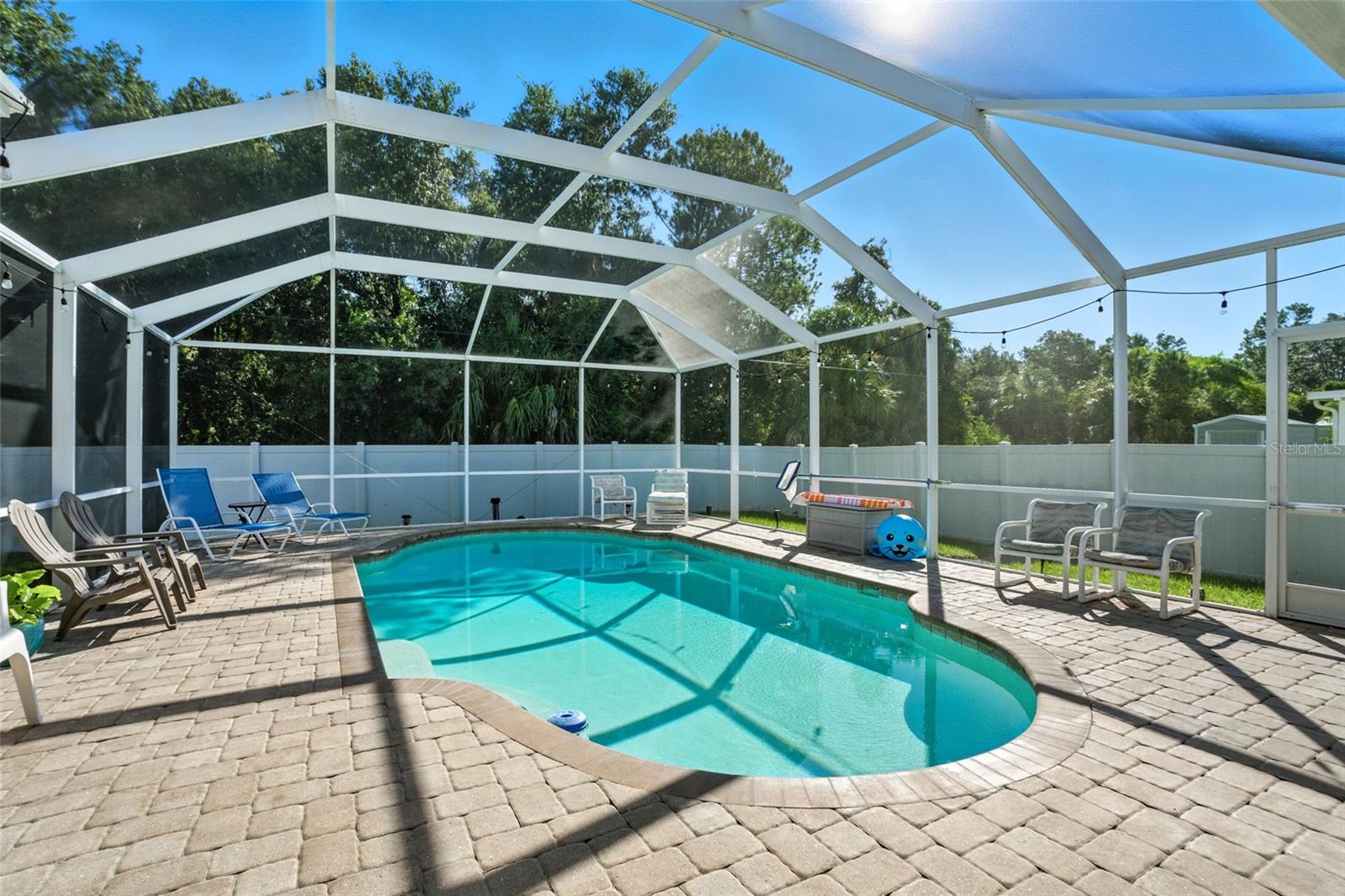 2734 ASHLAND LANE