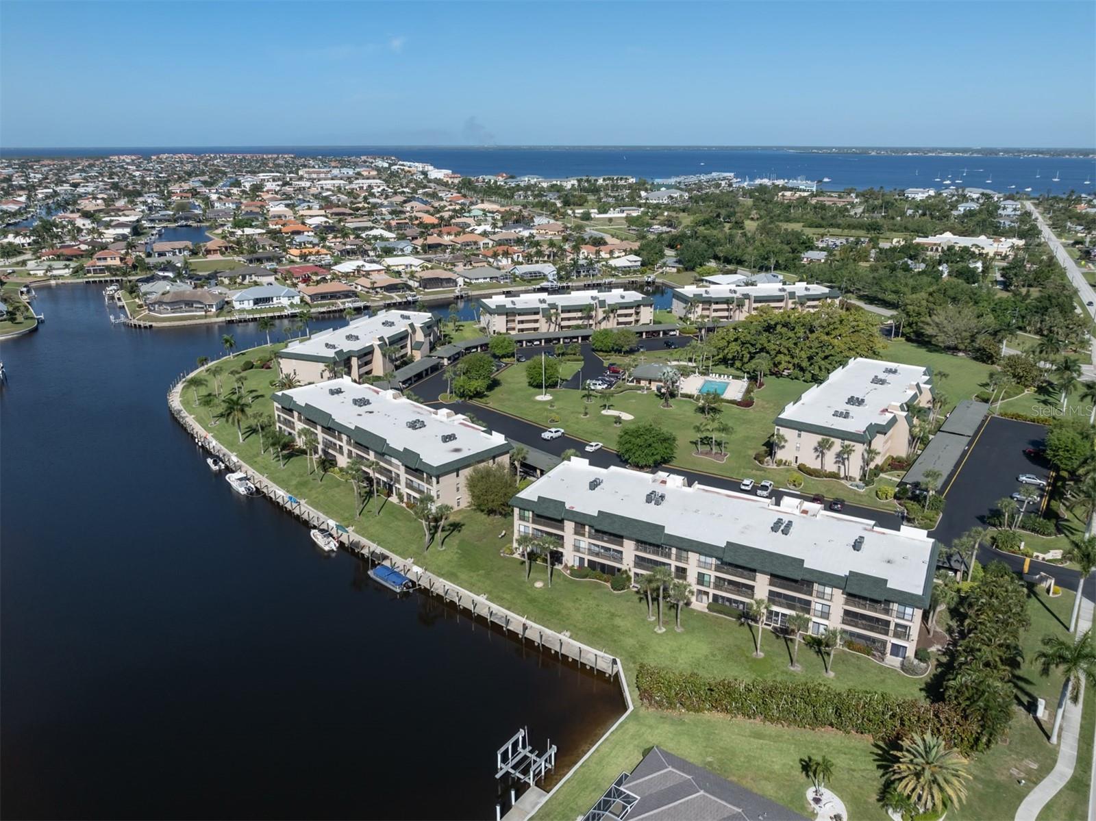 BANYAN POINT PH 03 - Residential