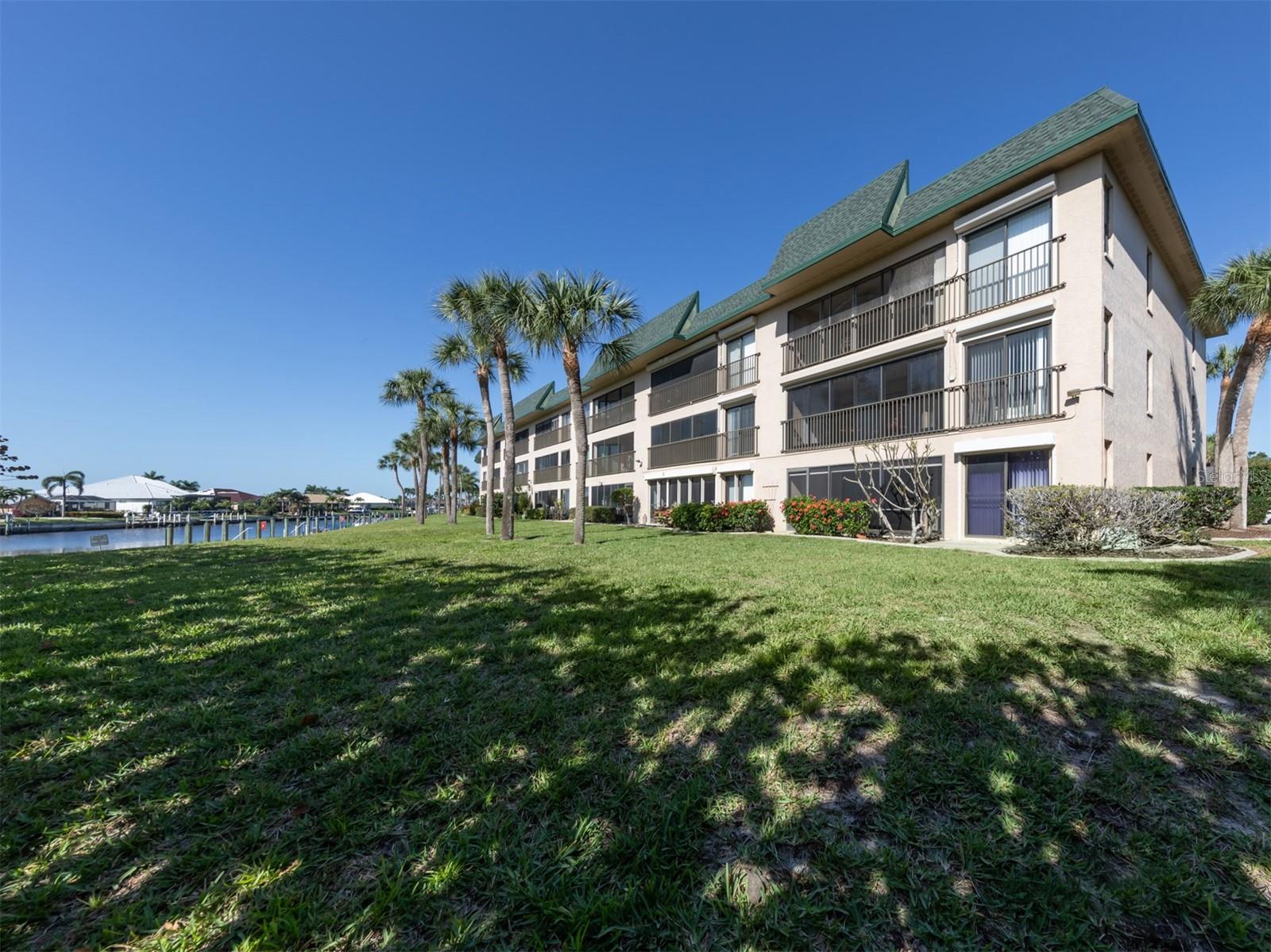 BANYAN POINT PH 03 - Residential