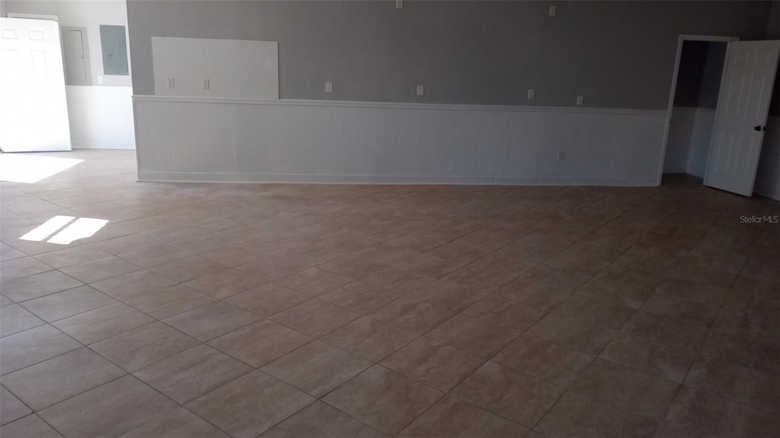 BENJAMINS 3RD SUB - Commercial Lease
