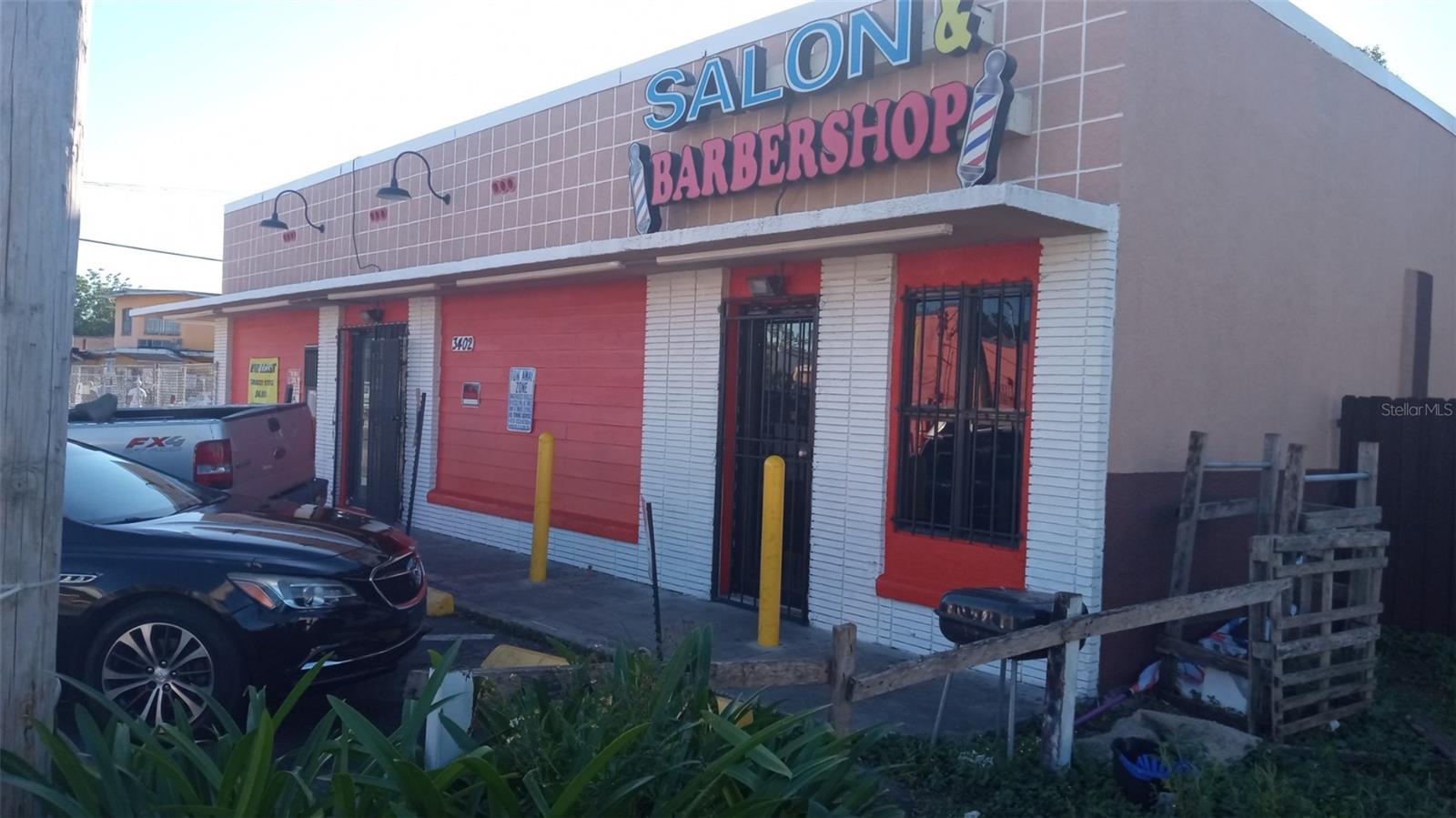 Commercial Property for rent in Ybor. This location has tons of Traffic and is great for any business, Convenience mart, Cigar longe, Solan, Grocery, Vapes, pawn shop, you name it. This was Previously the East side Deli and Grocery. There are 2 units in the building. One is currently occupied as a barbershop.