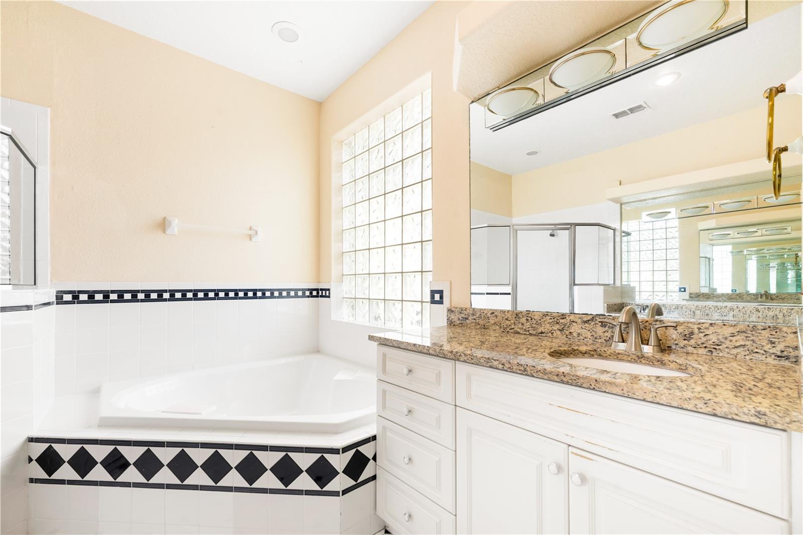 MARBLE HEAD - Residential