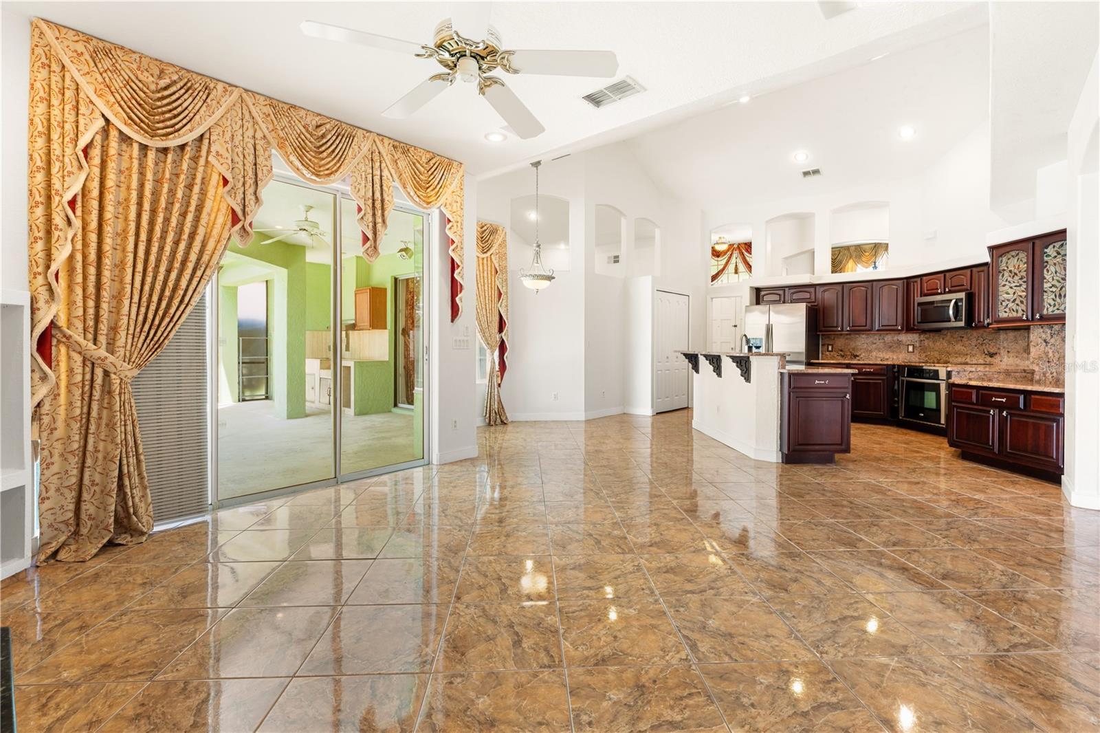 MARBLE HEAD - Residential