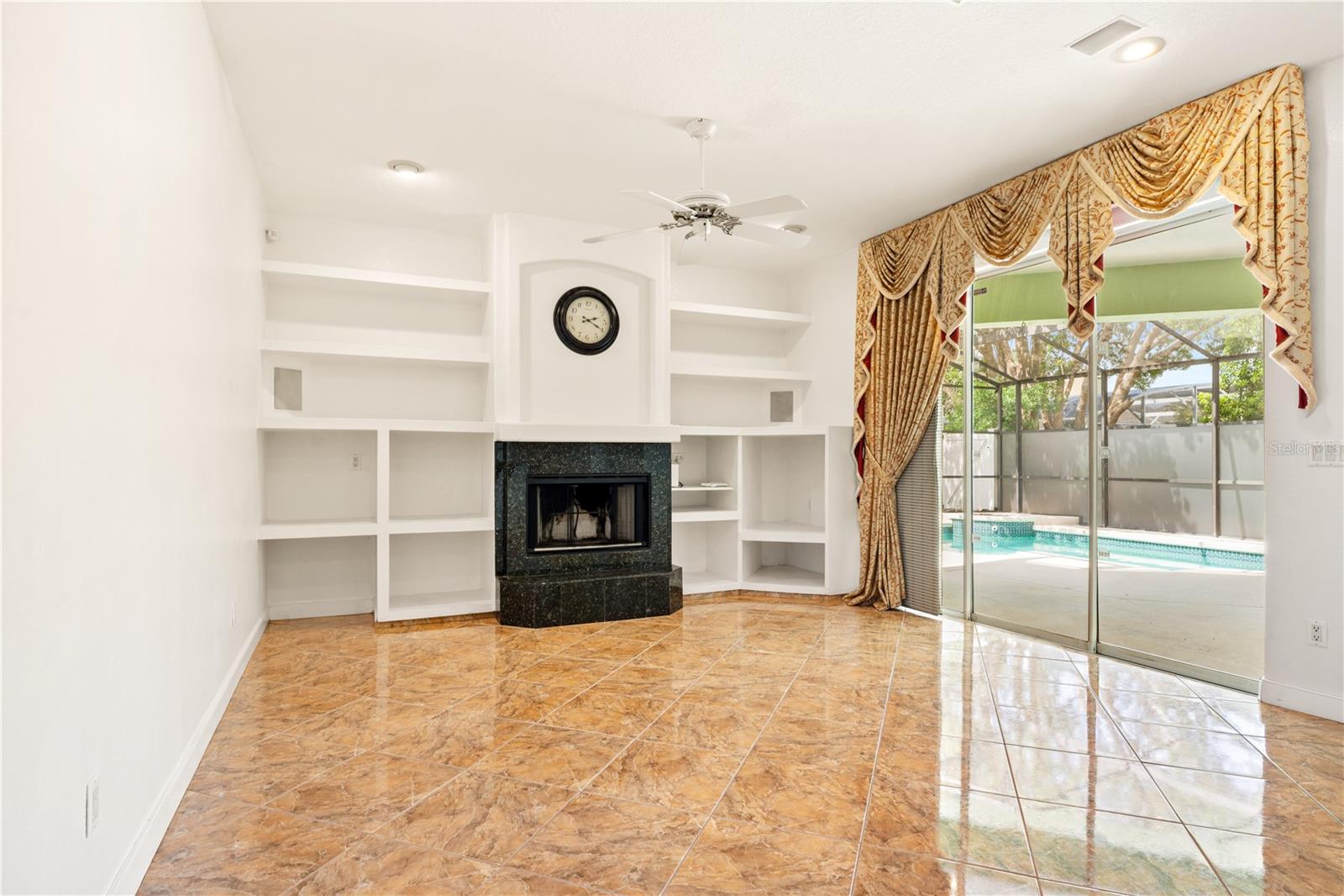 MARBLE HEAD - Residential