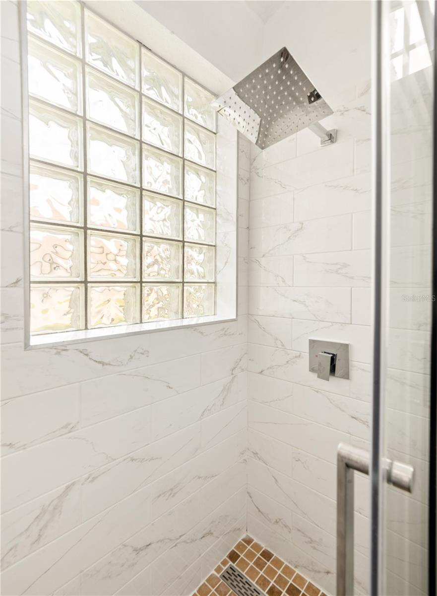 MARBLE HEAD - Residential