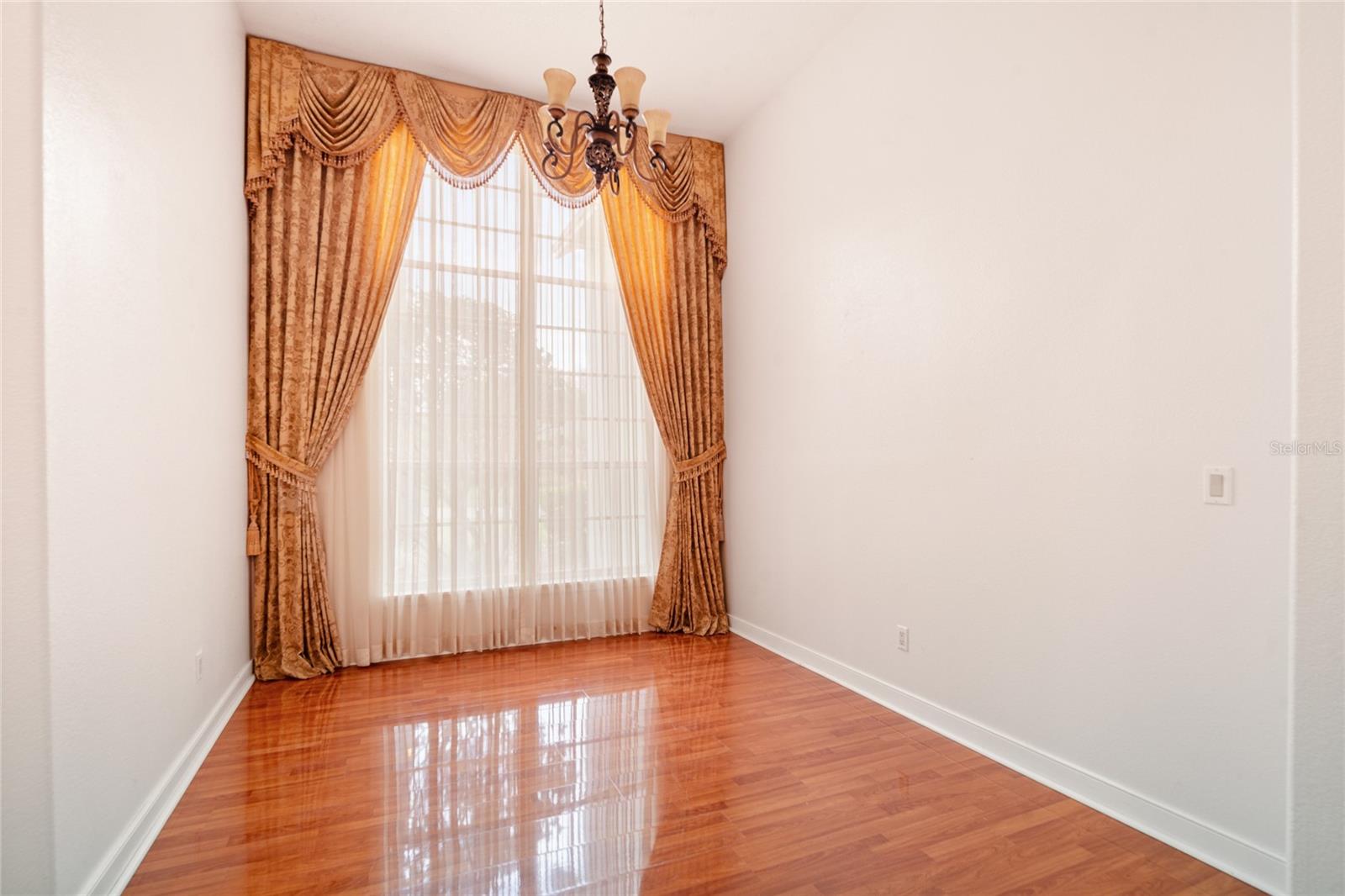 MARBLE HEAD - Residential