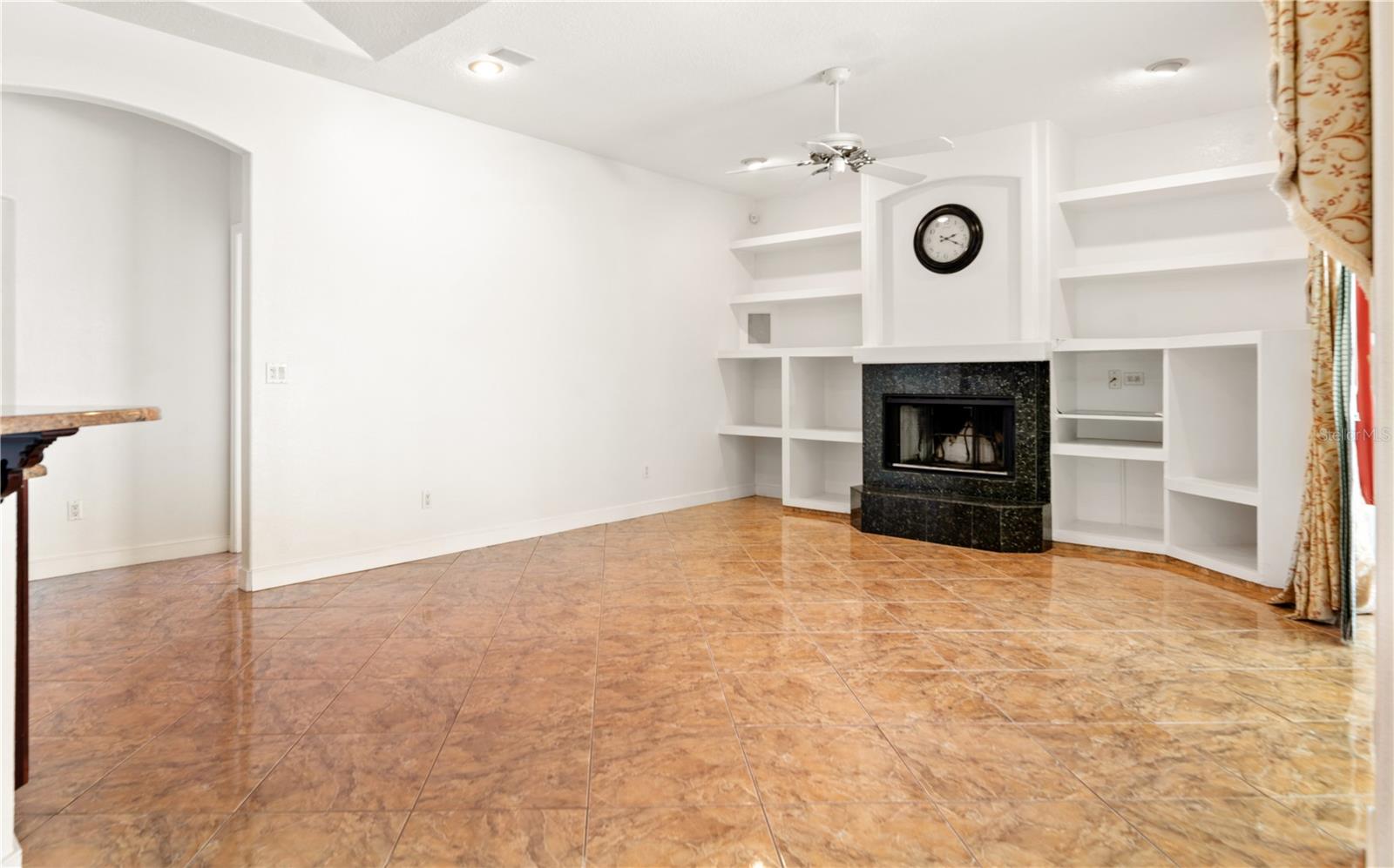 MARBLE HEAD - Residential