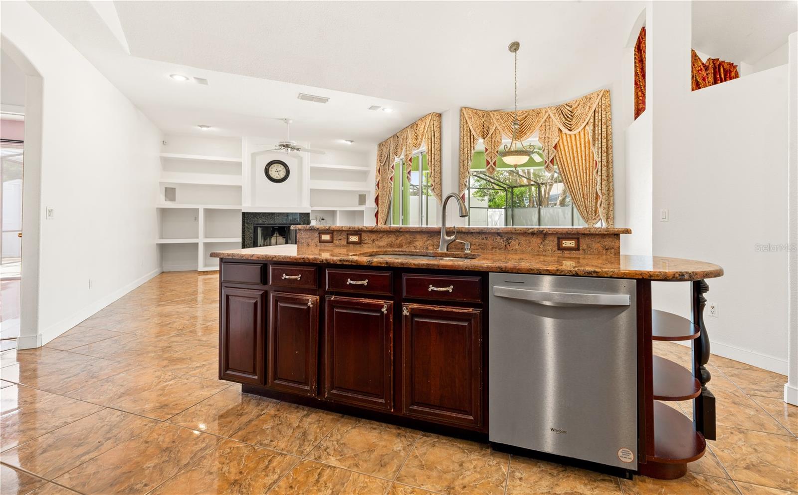 MARBLE HEAD - Residential