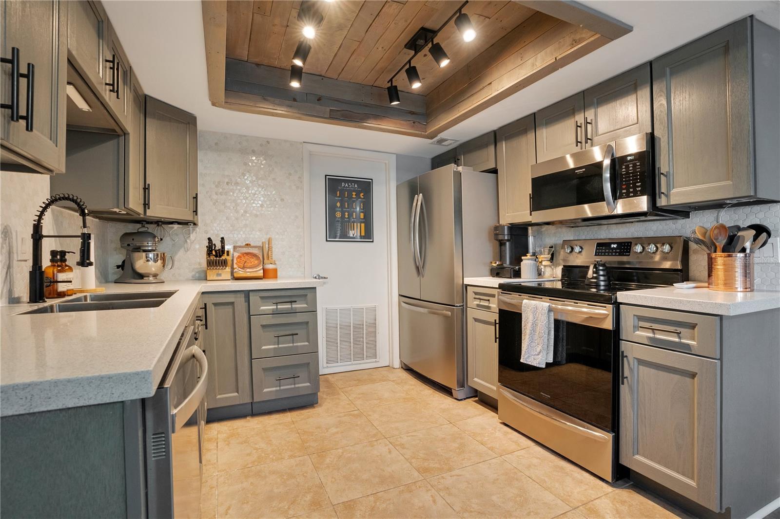 ORIENTA POINT CONDO 1 - Residential
